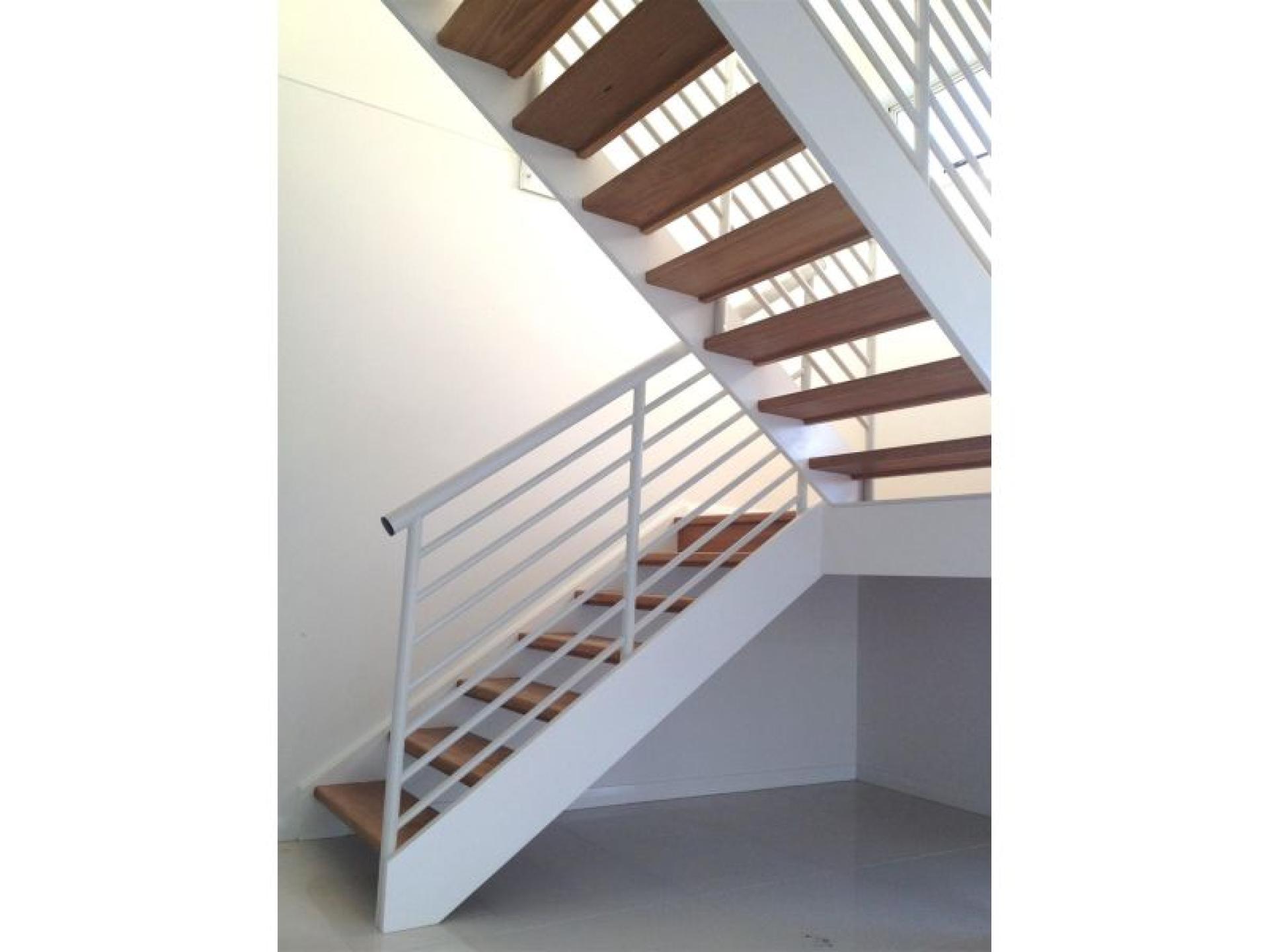 Freehold Property Plus Joinery/staircase 669295 2