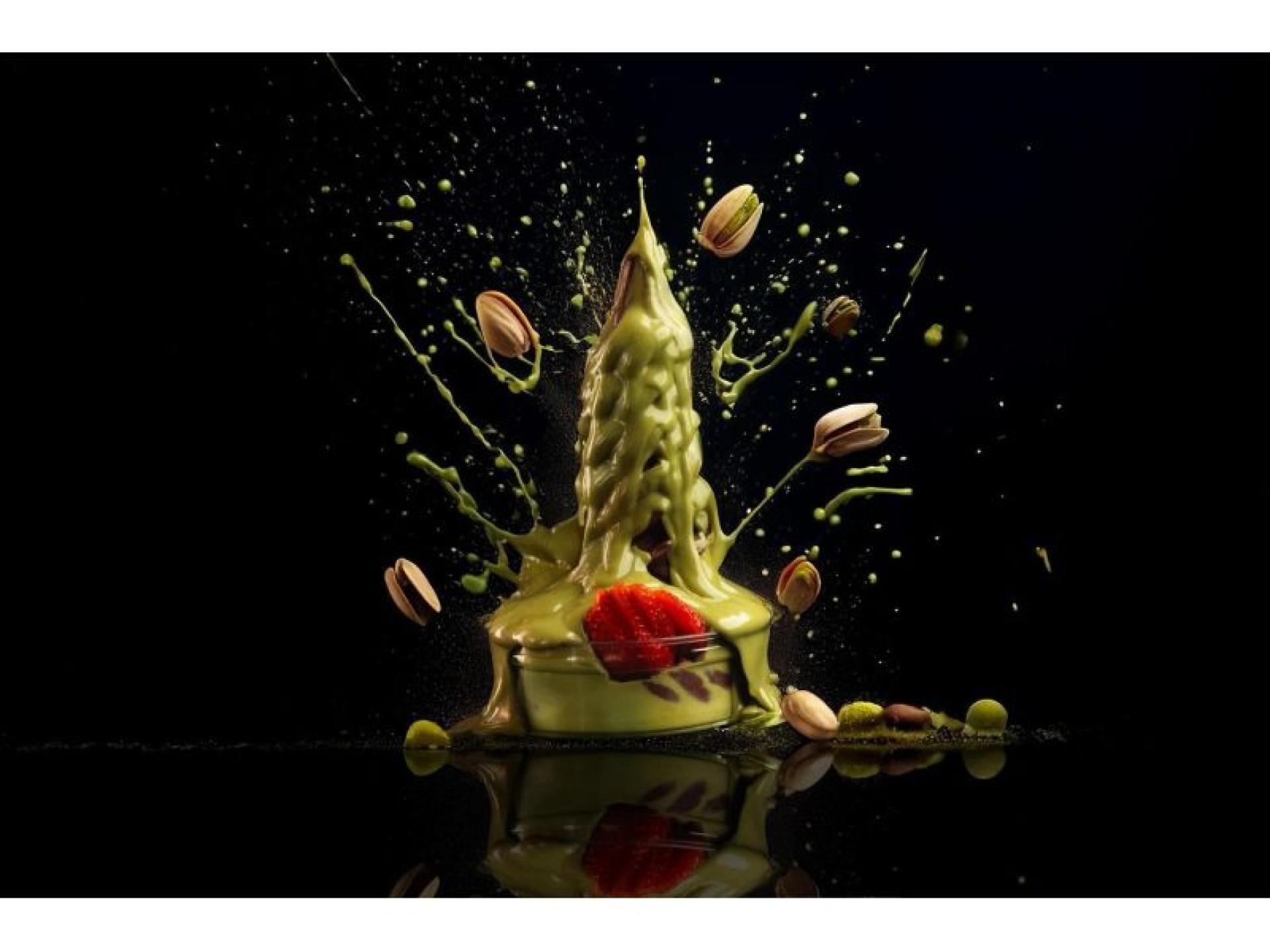 High-volume Beachside Dessert Cafe 669635 2