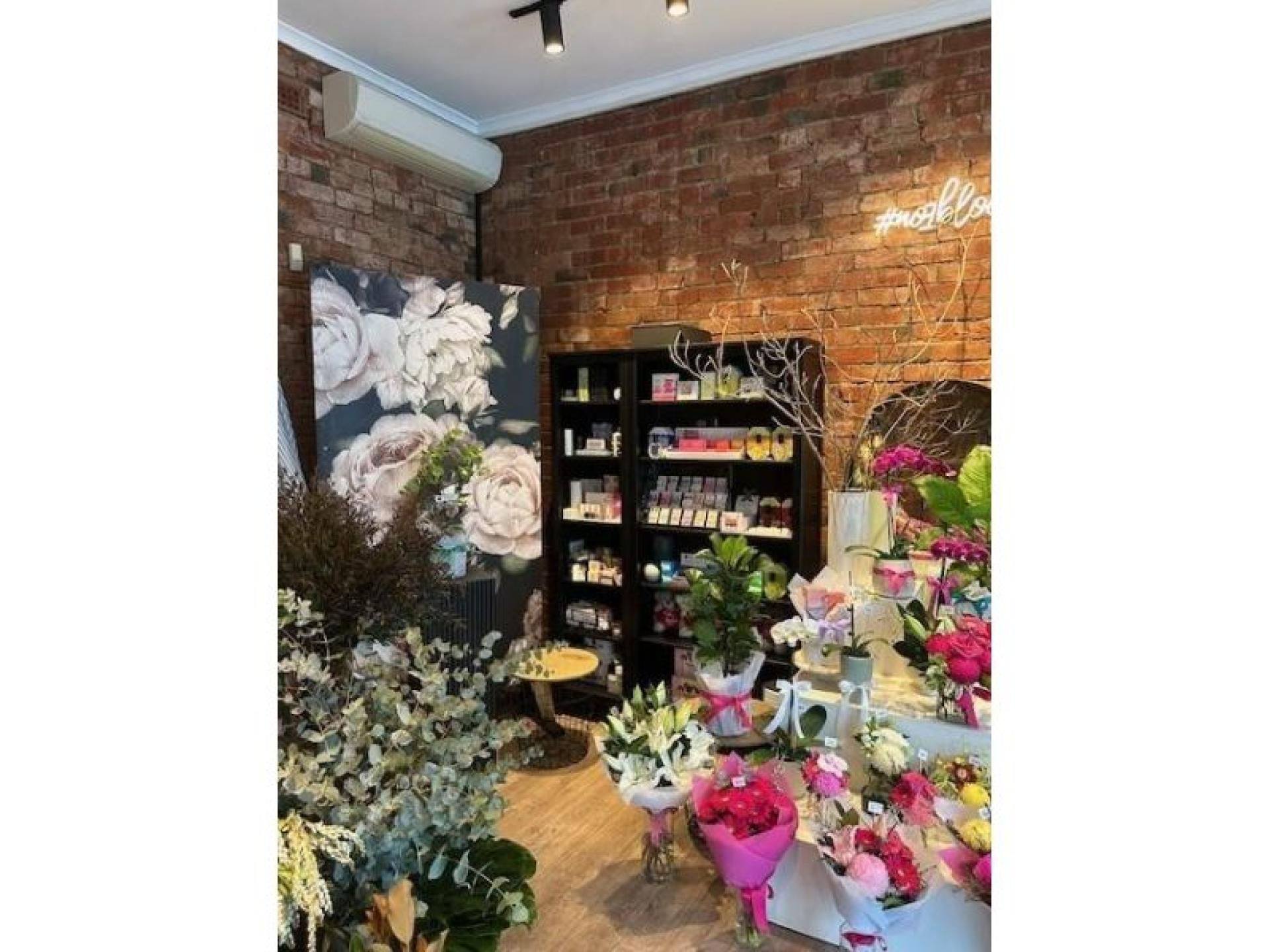Established Rosanna Florist - 670075 3