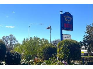 UNDER CONTRACT - Nicholas Royal Motel, Hay NSW - 1P0535