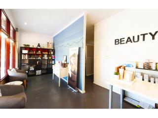 LEASEHOLD - Tocumwal Skin and Body, NSW - 1P0519