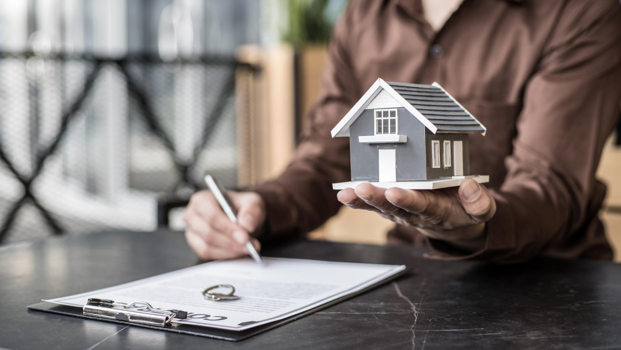 Thriving Residential Mortgage Brokerage 670303 3