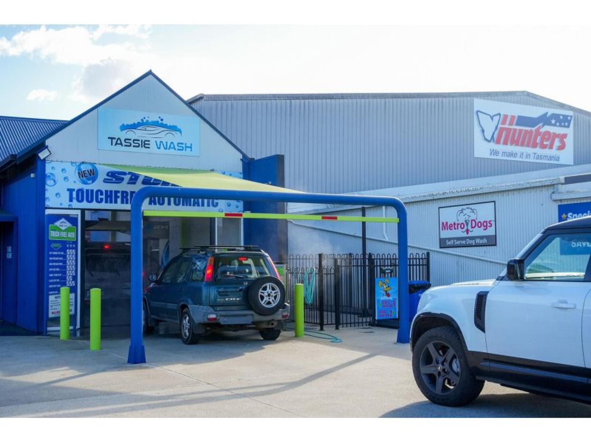 Supported By Leading National 670672 2