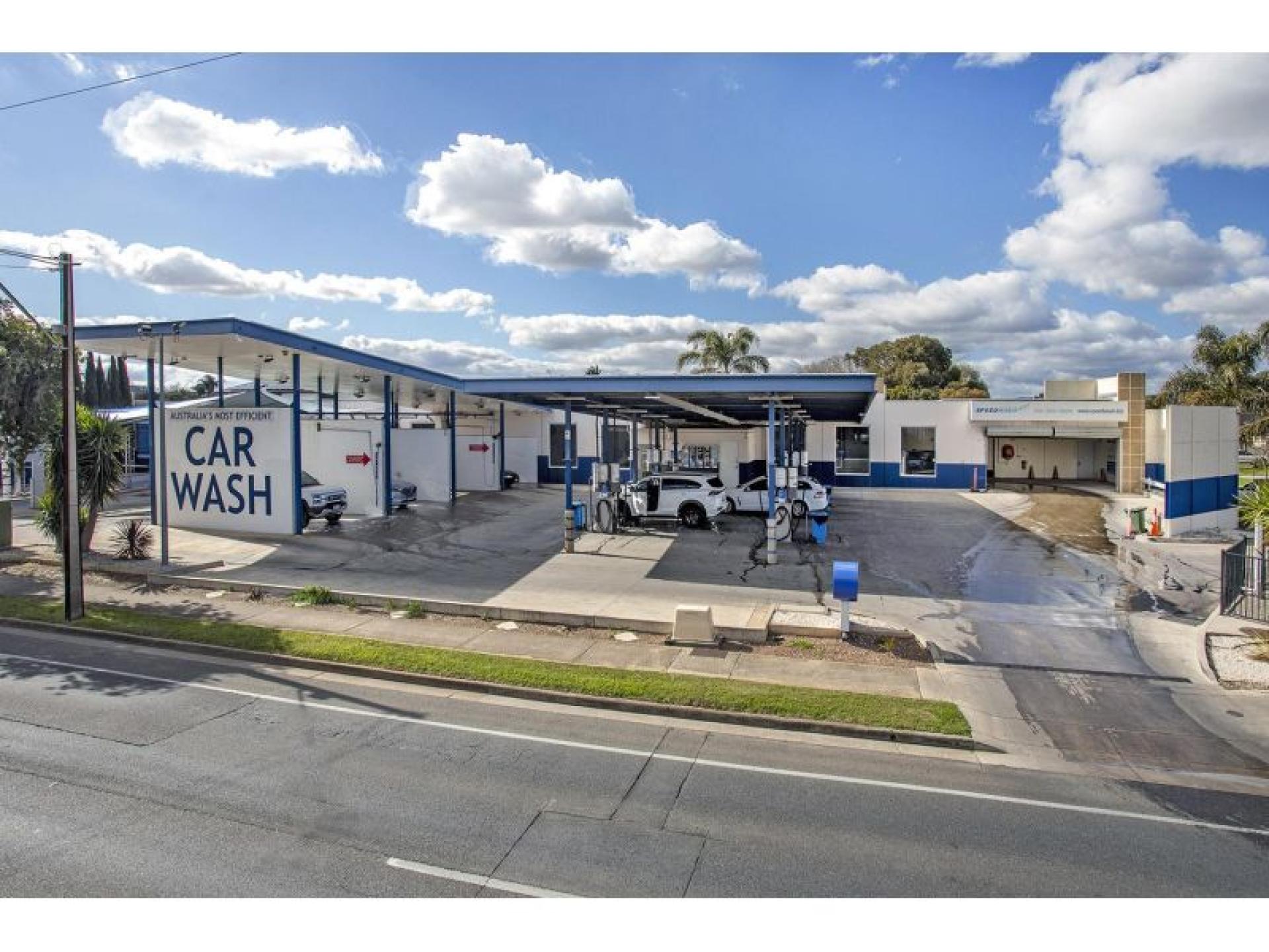 Established Express Tunnel & 670693 2