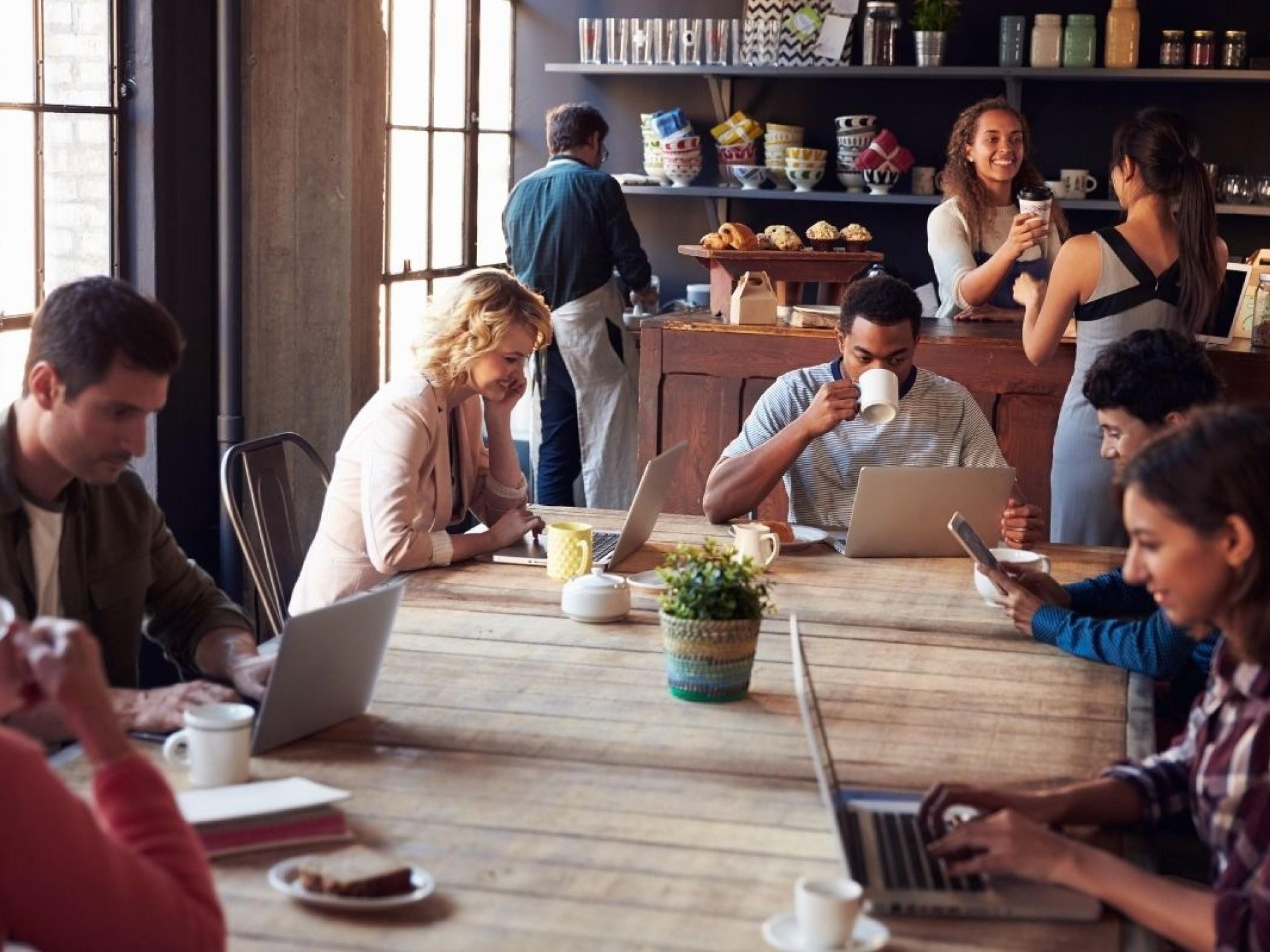 Under Contract - High-performing 671025 3