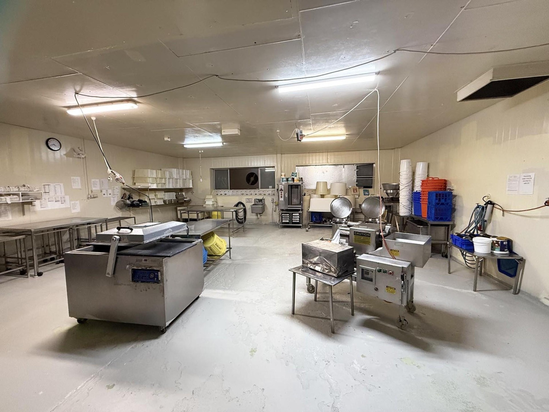 Salads Galore Fruit & 671069 3