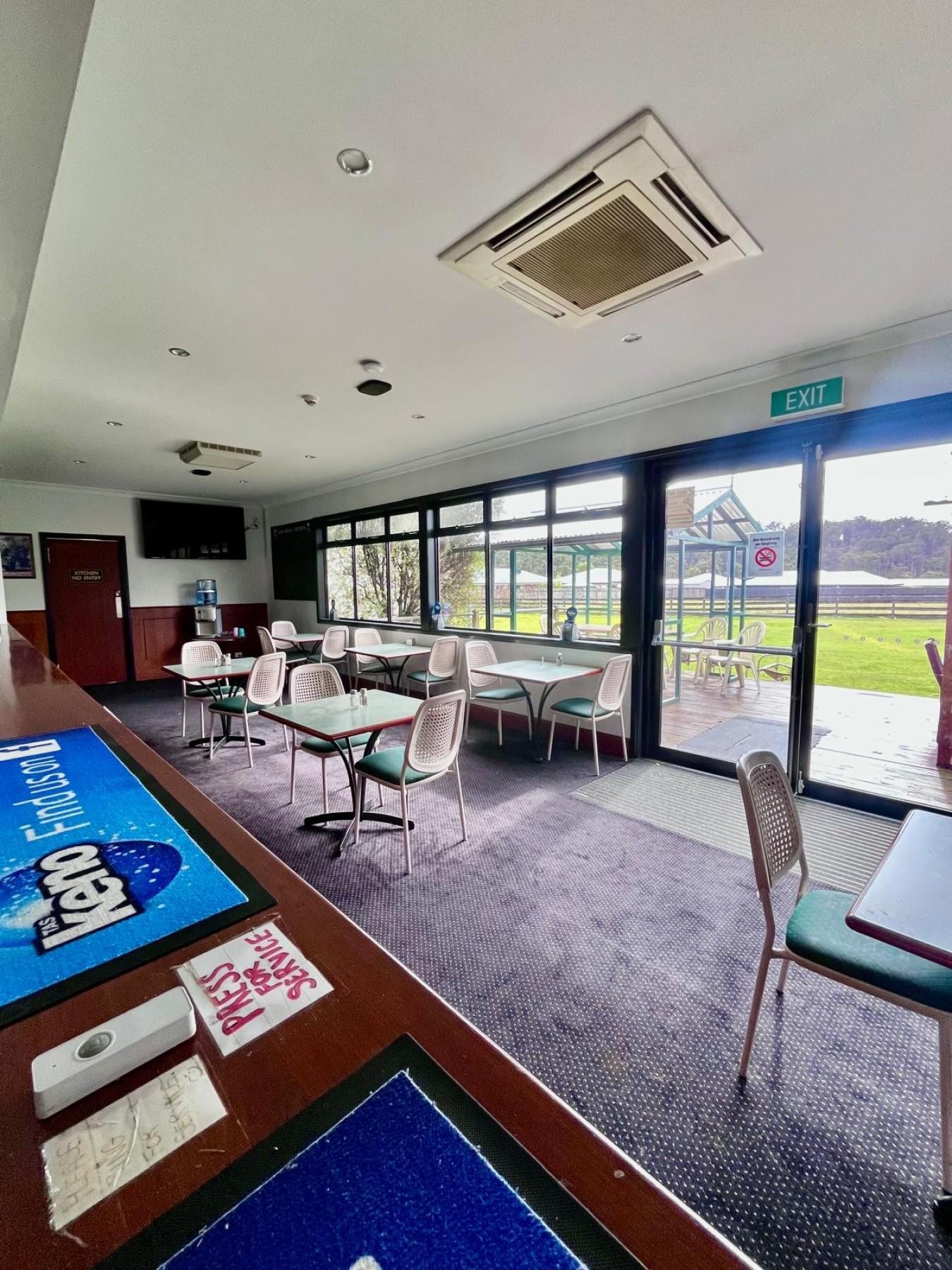 Under Contract 671452 3