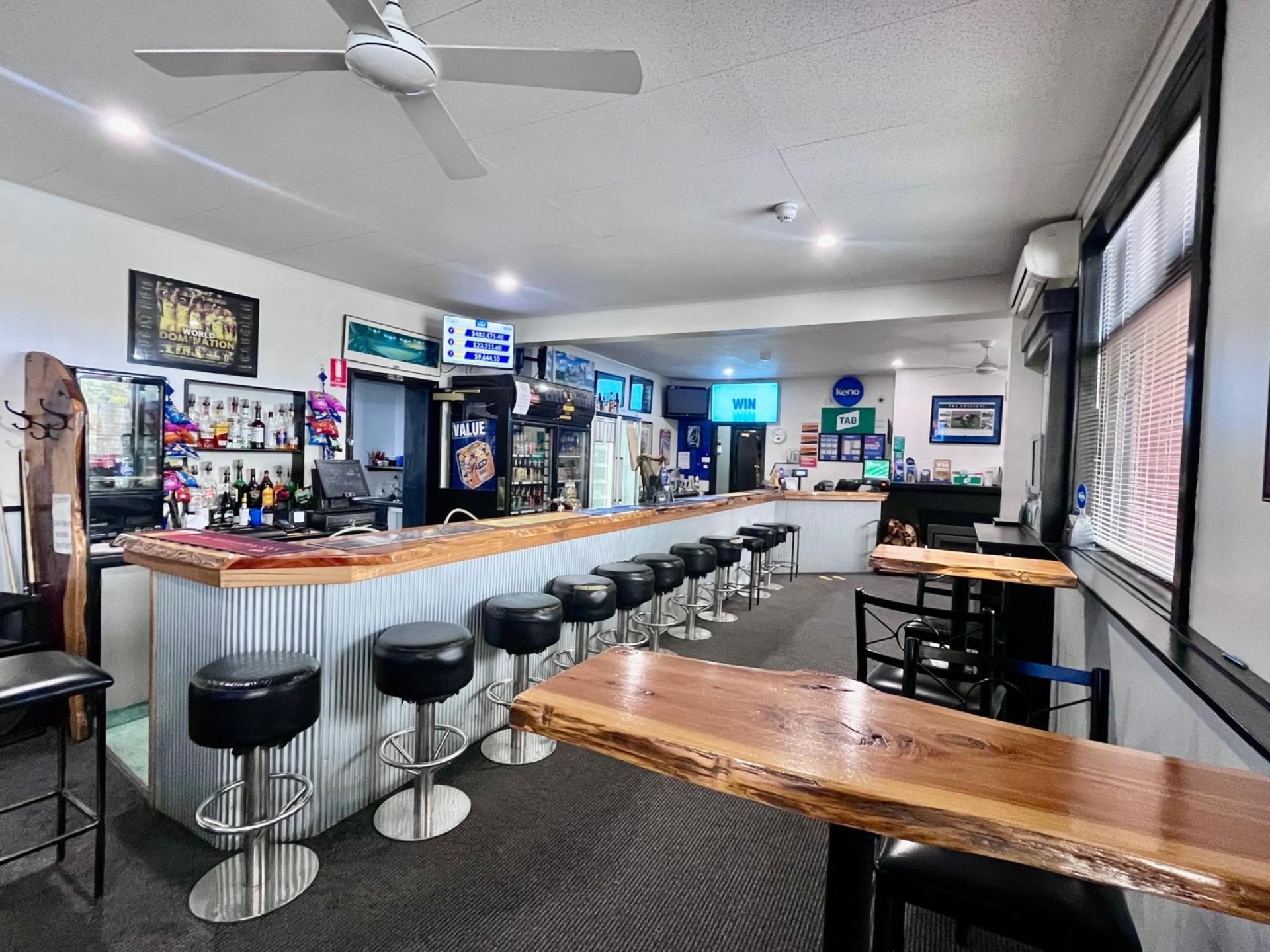 Under Contract 671452 2