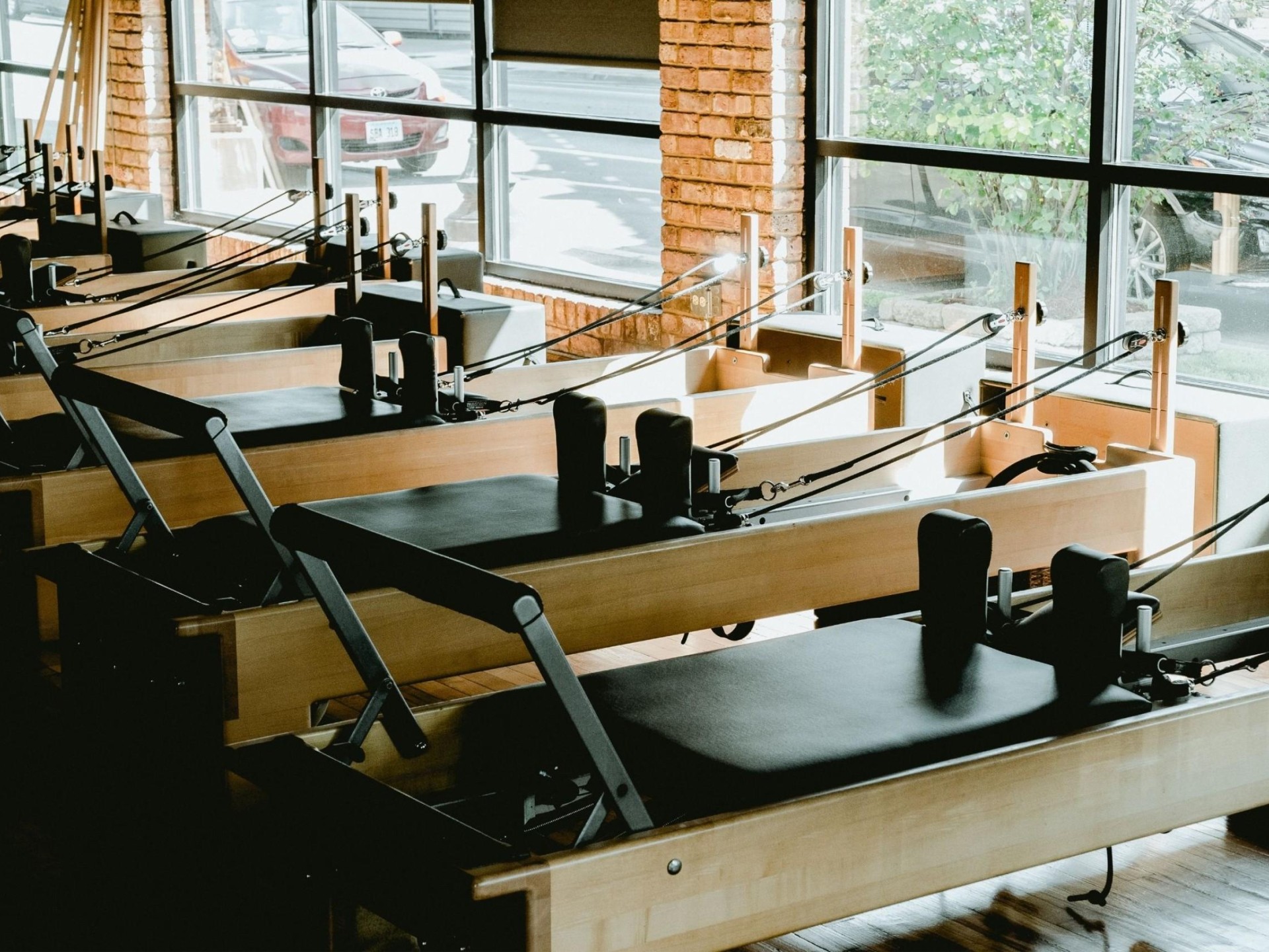Reformer Pilates Studio Singleton 671509 2