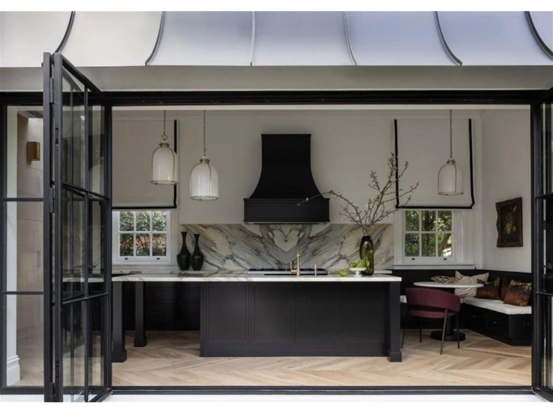 Sydney's Premier Luxury Interior 671893 2
