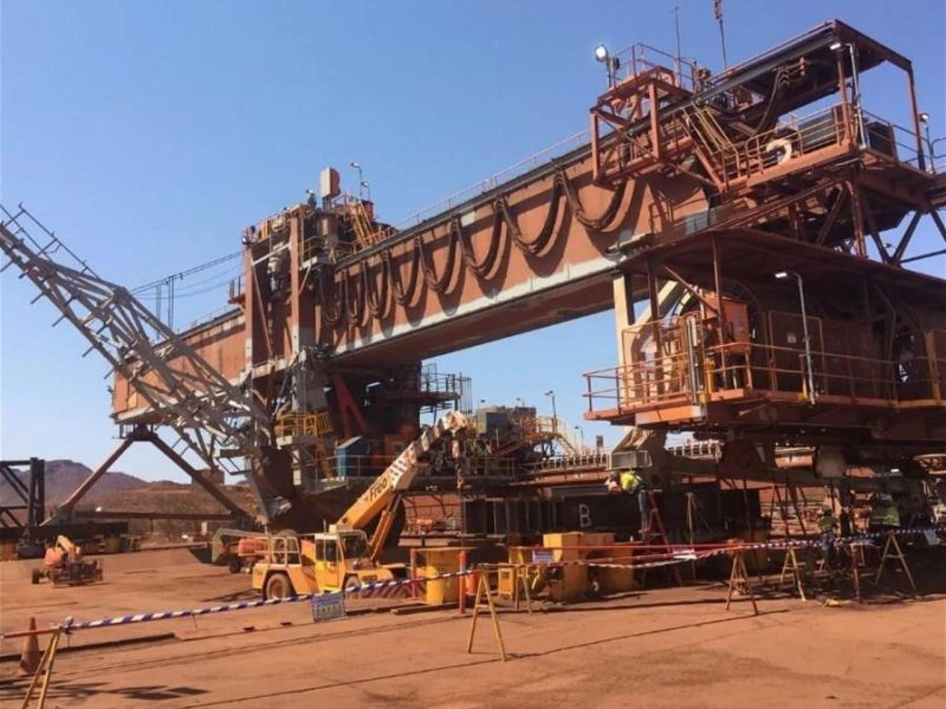 Field Engineering Services - 671952 1