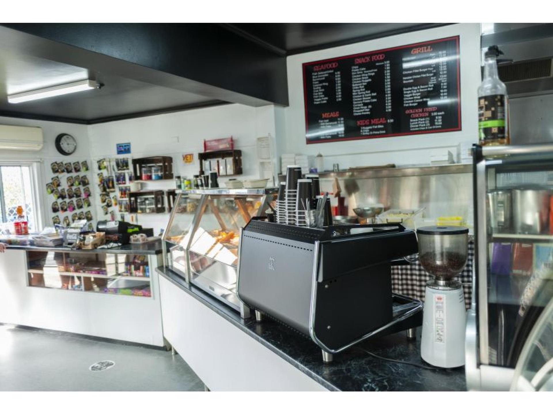 Cafe Business & House 672334 2