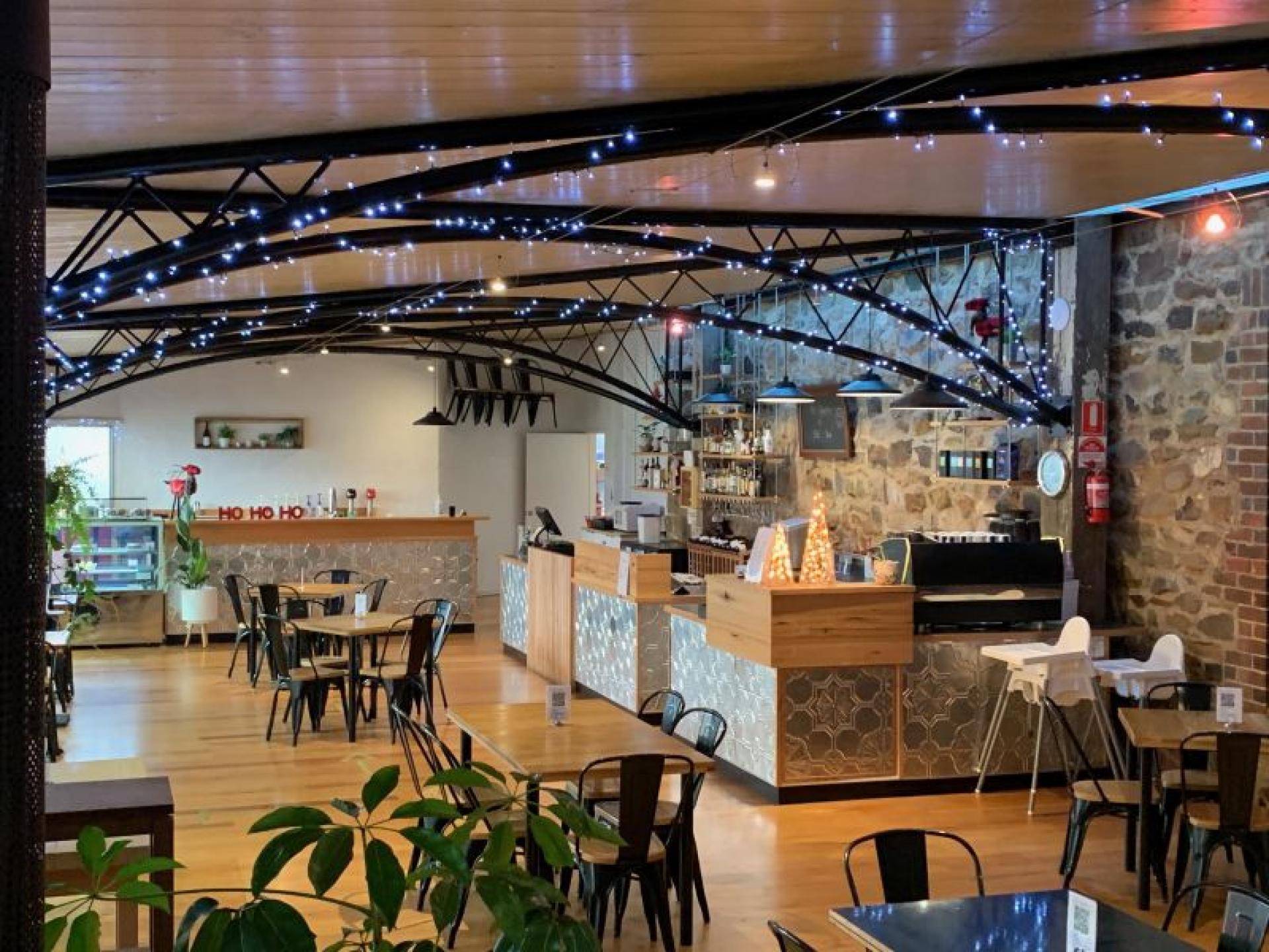 Price Reduced - Iconic 672417 2