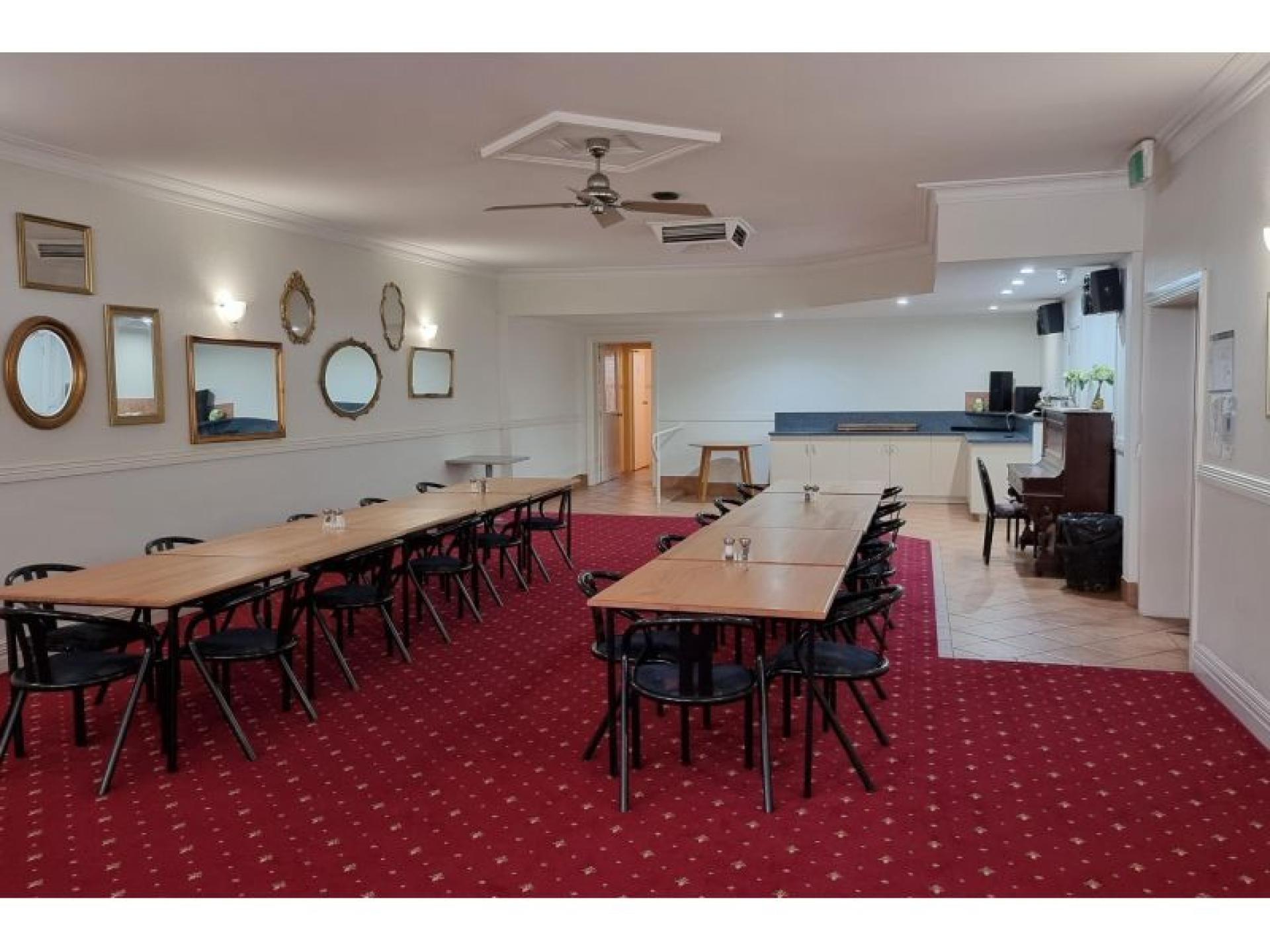 Under Offer - Vacant 672682 3