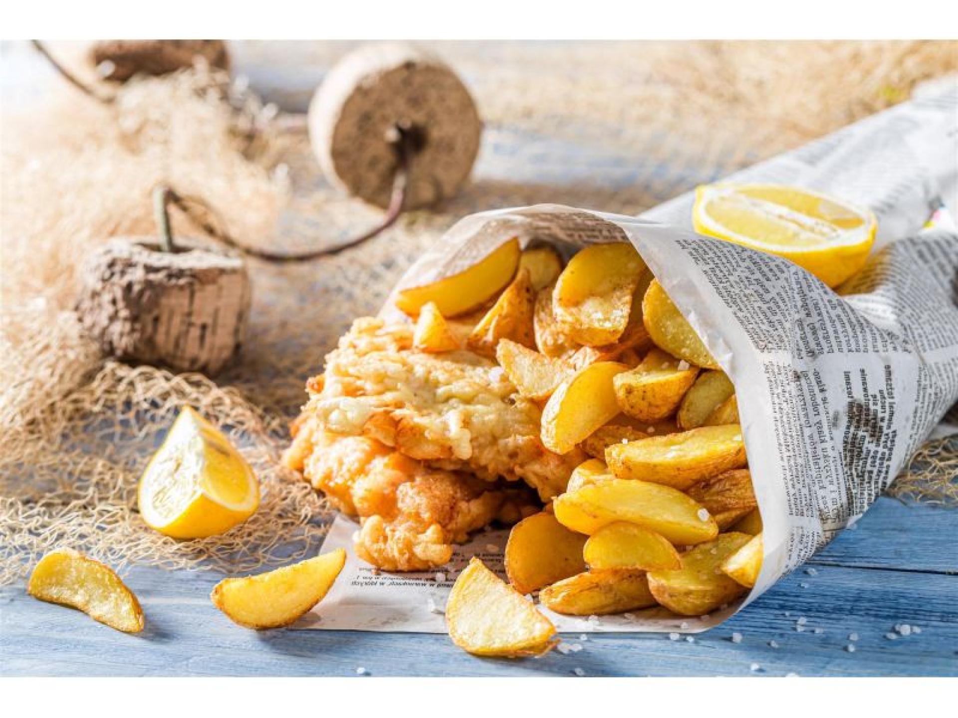 Popular Fish & Chippery 672705 1