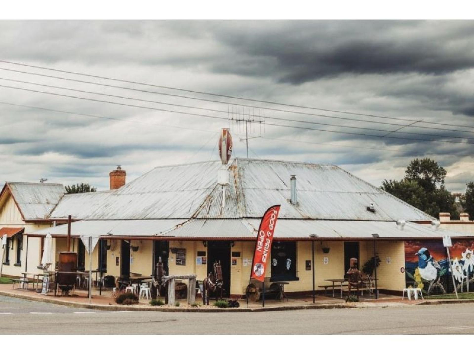 Step Into History – 672732 2