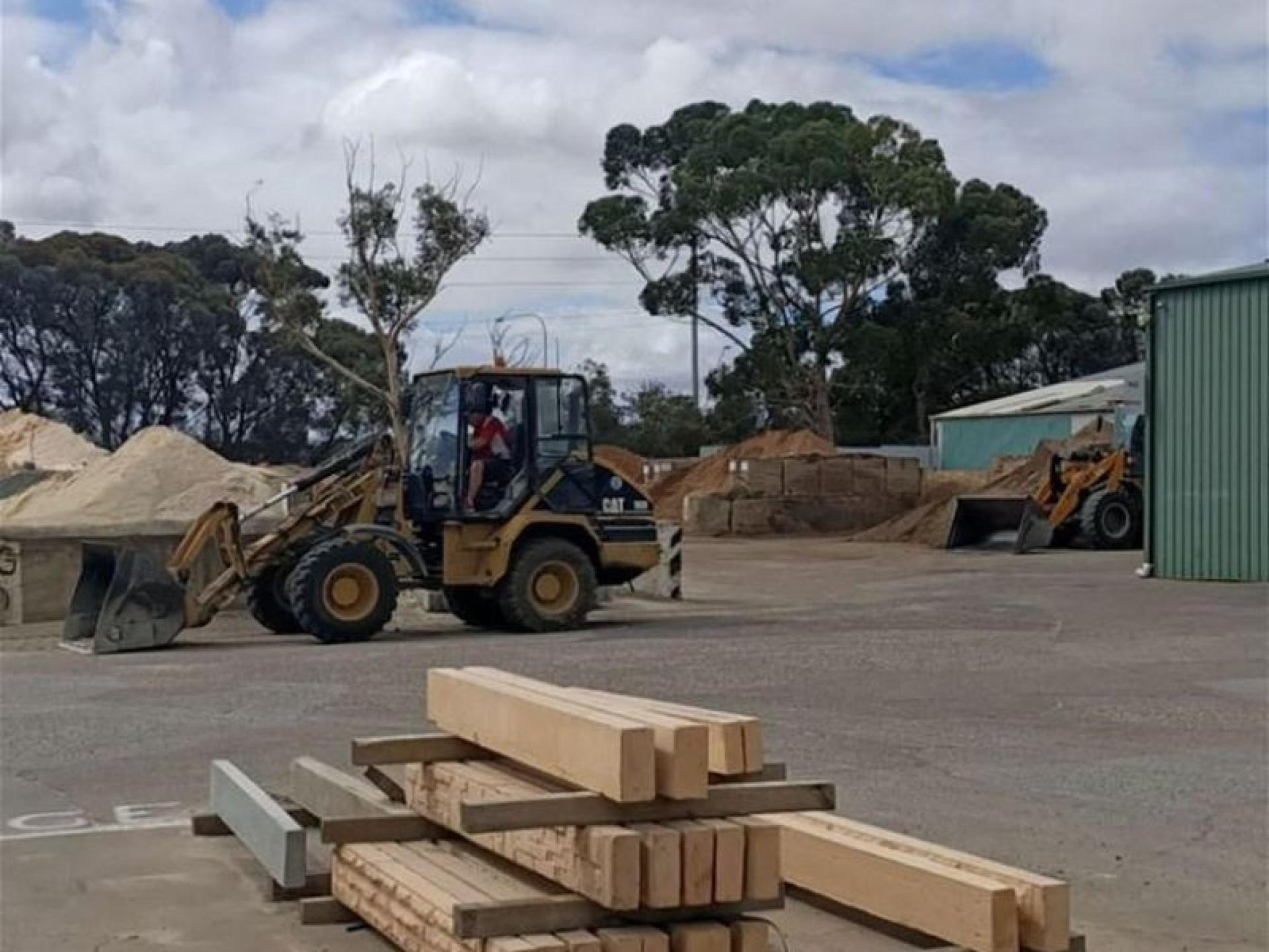 Profitable Landscape &amp; Garden 672738 3