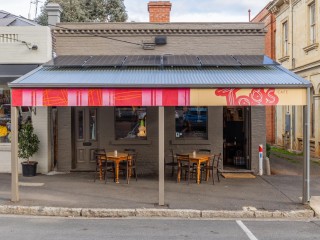 TWO CASTLEMAINE ICONS - TOGS PLACE CAFE AND MULBERRYS DELI
