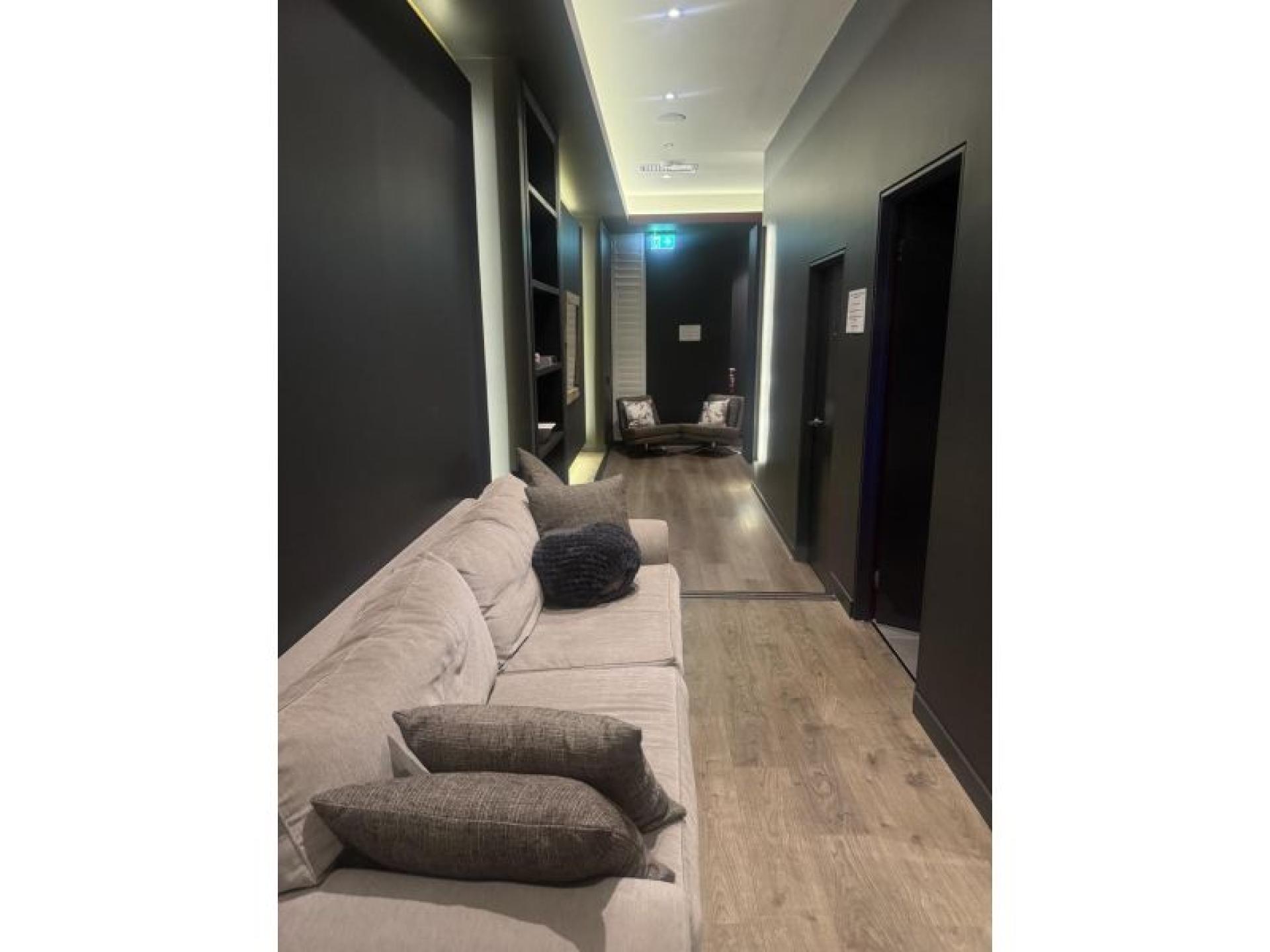 High Class Massage Parlour 672946 3