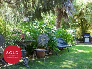 AN OUTSTANDING BUSINESS IN A BEAUTIFUL PART OF VICTORIA - 2873ML