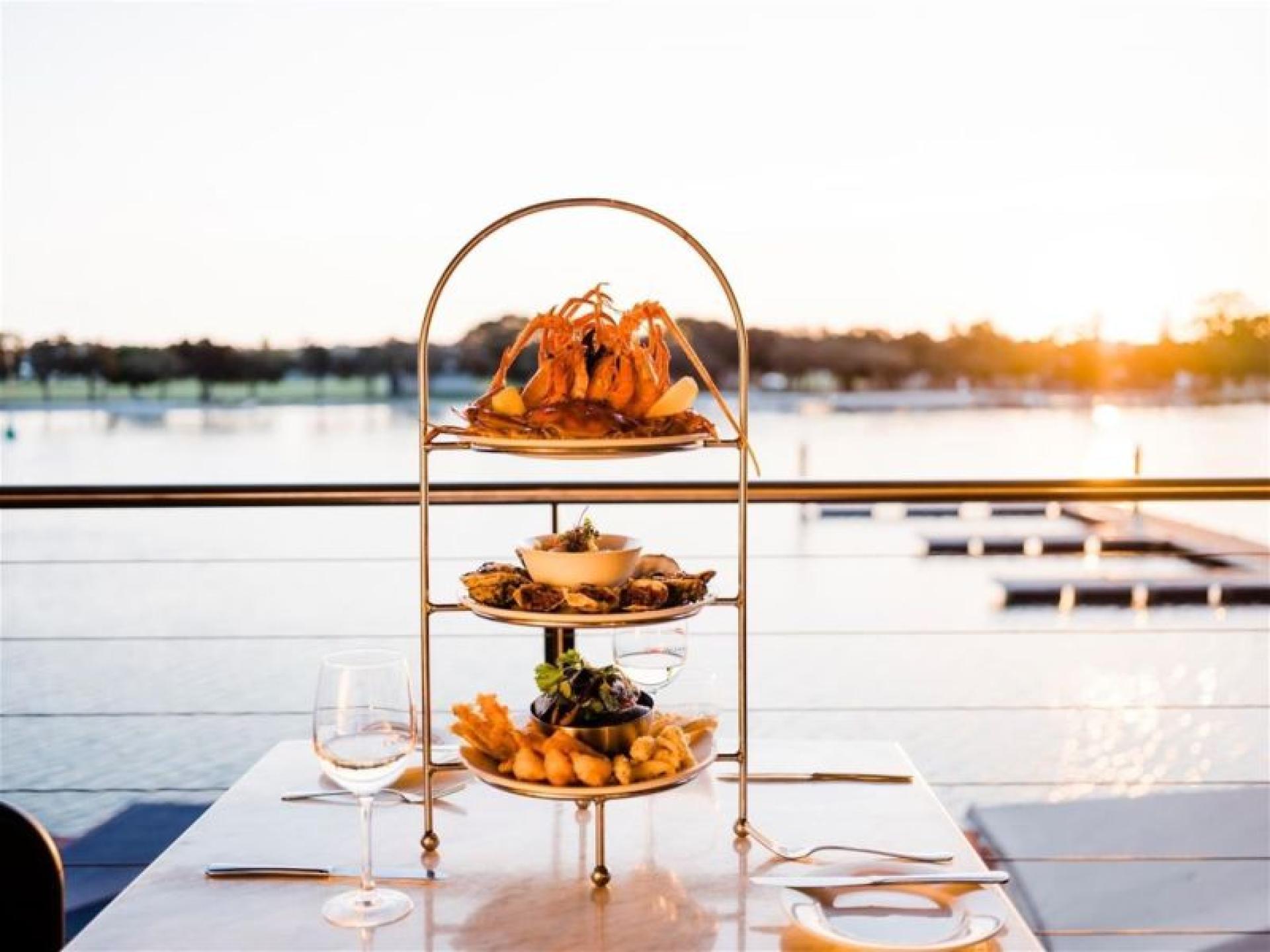 Iconic Waterfront Restaurant Revival 673148 2