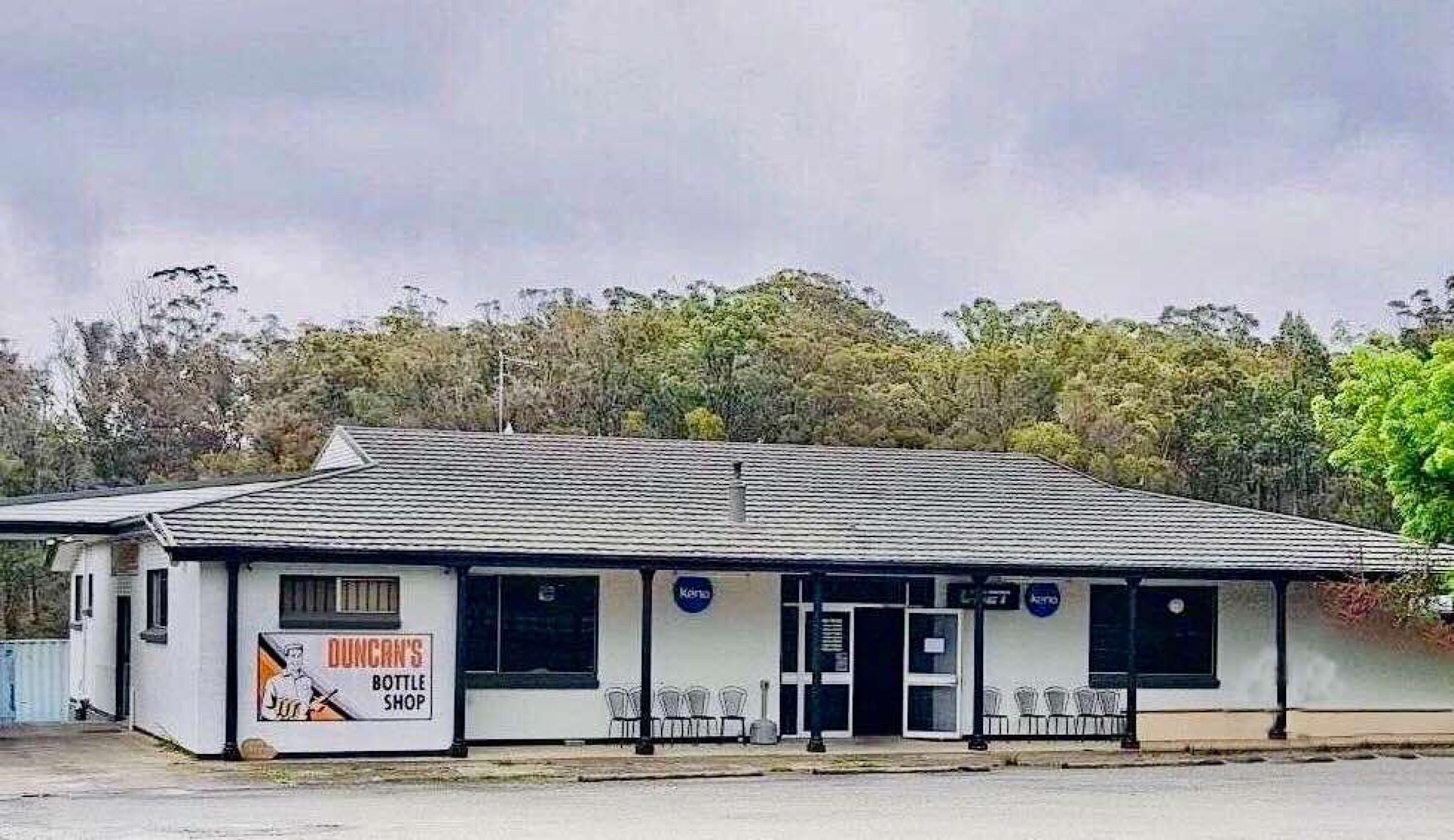 Bottle Shop And Tavern 673220 2