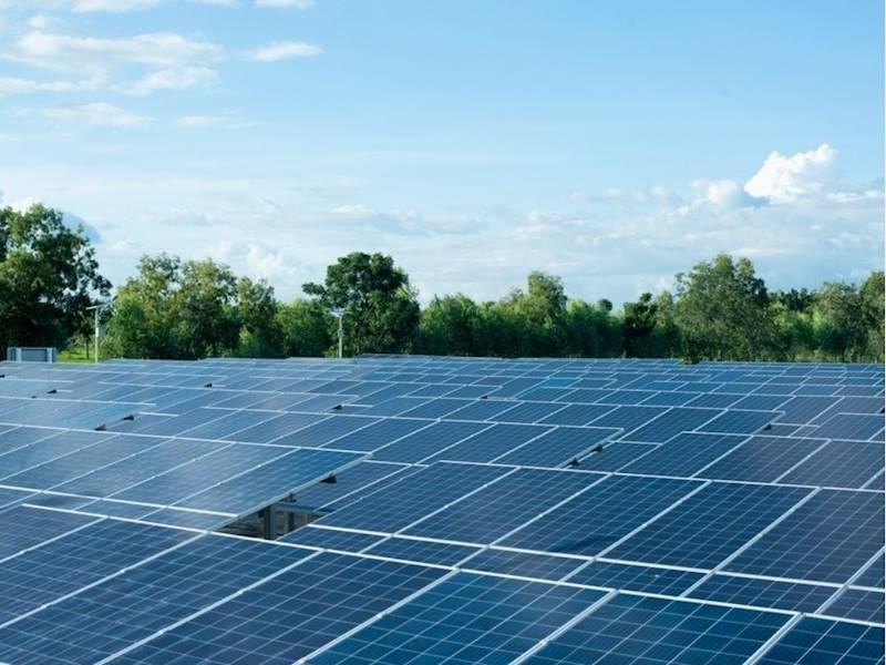 Leading Solar & Energy 673223 2