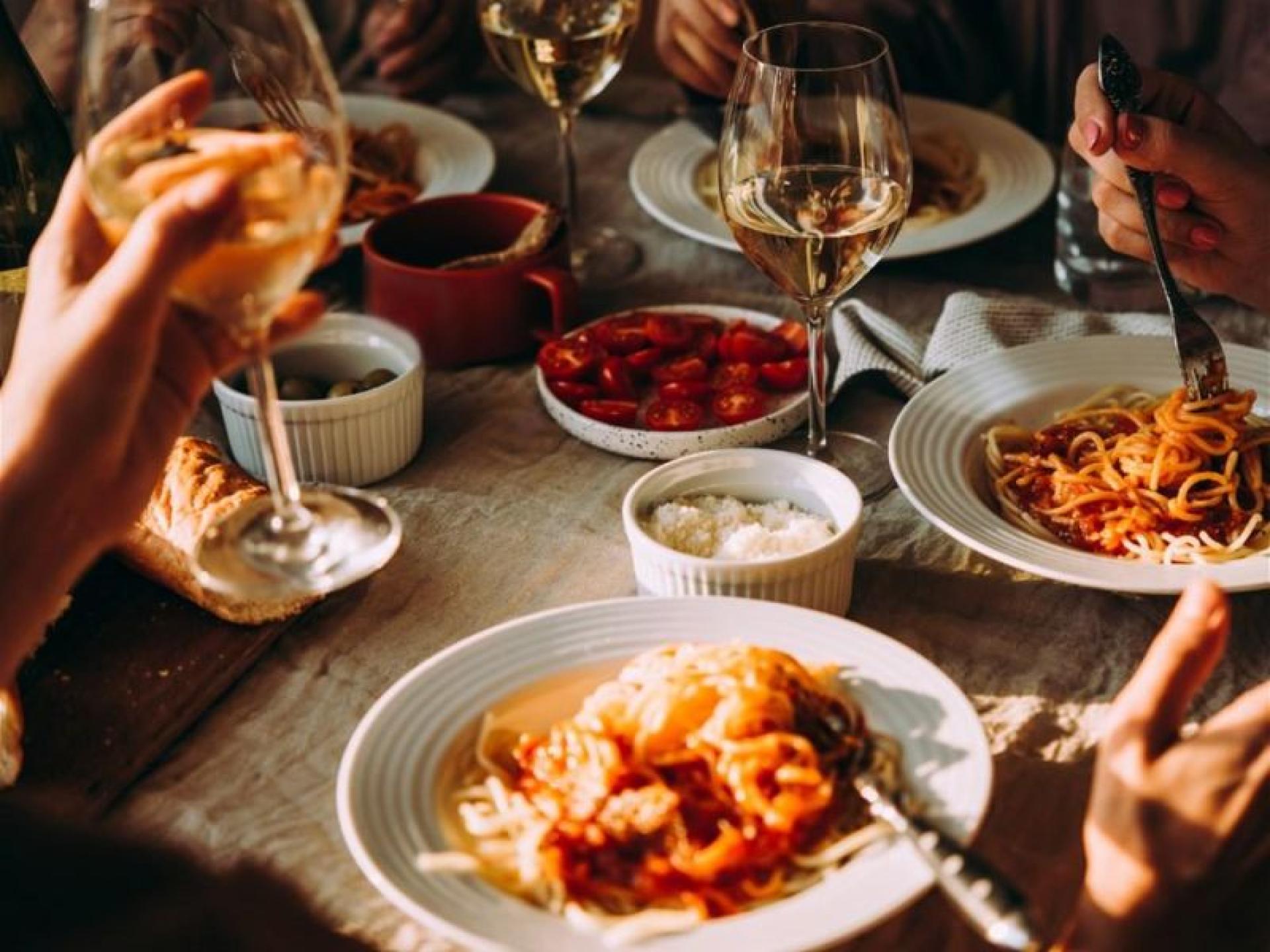 Contemporary Restaurant & Bar 673660 2