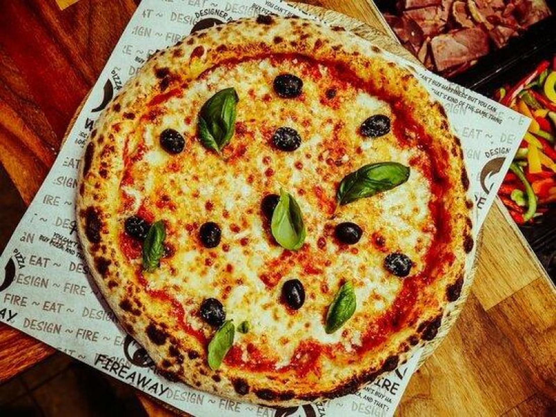 Strong Profitable Pizza & 674058 1