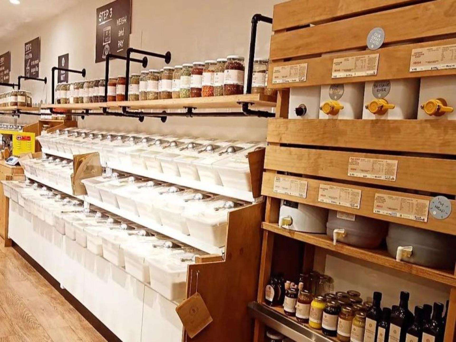 Sustainable Bulk Food Retailer 674203 1