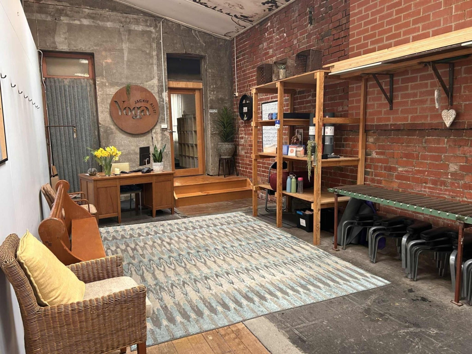 ** Under Contract - 674260 1