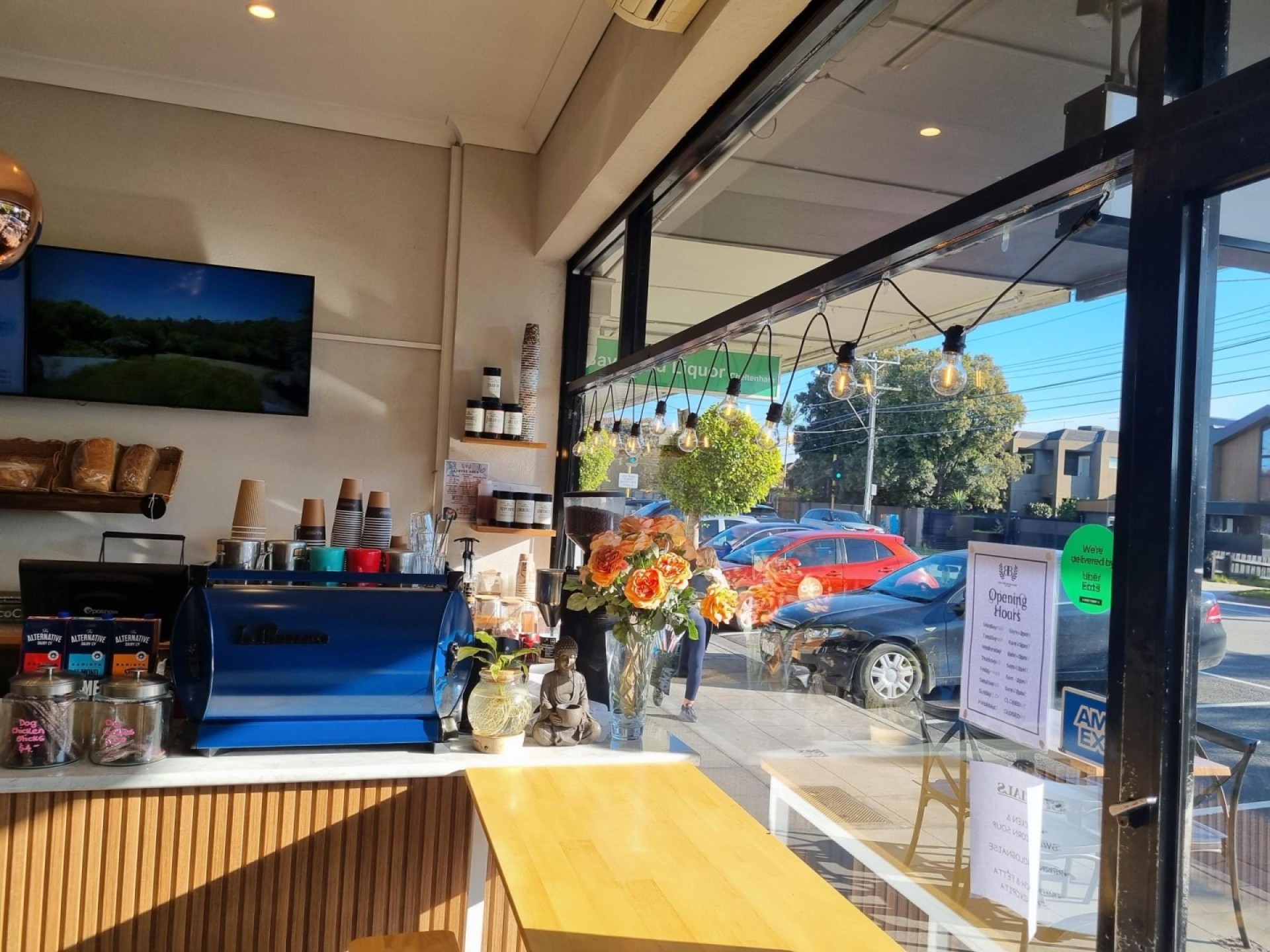 Cosy Cheltenham Cafe 674261 2