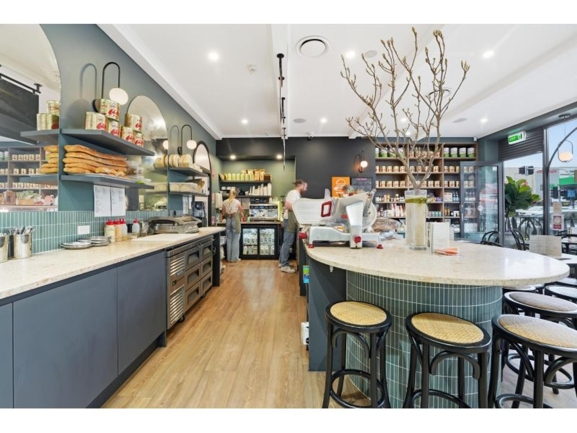 Sophisticated Deli / Cafe 674450 1