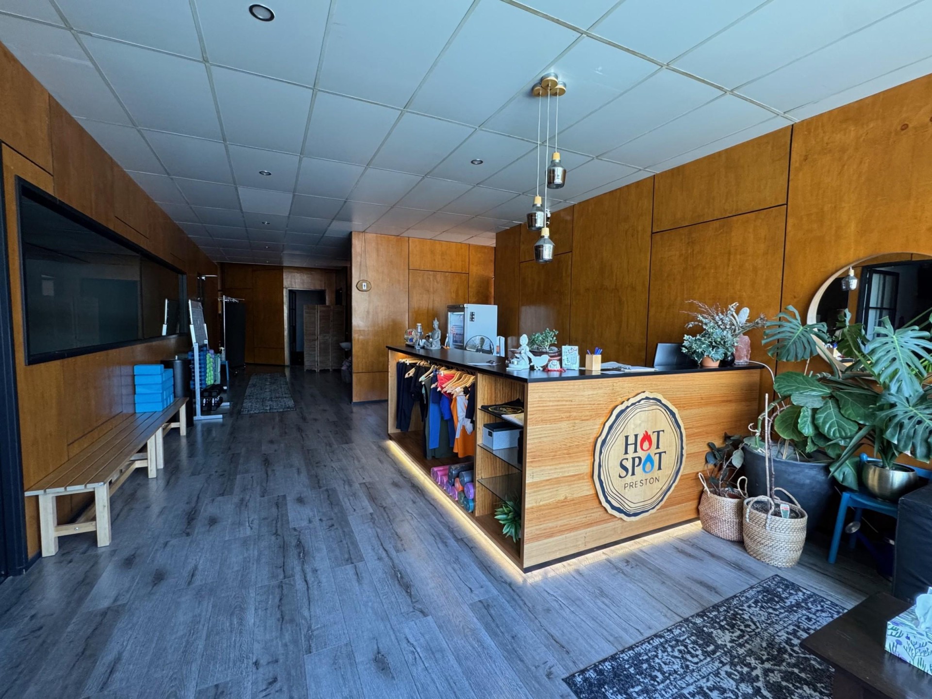 Established Hot Yoga & 674609 2