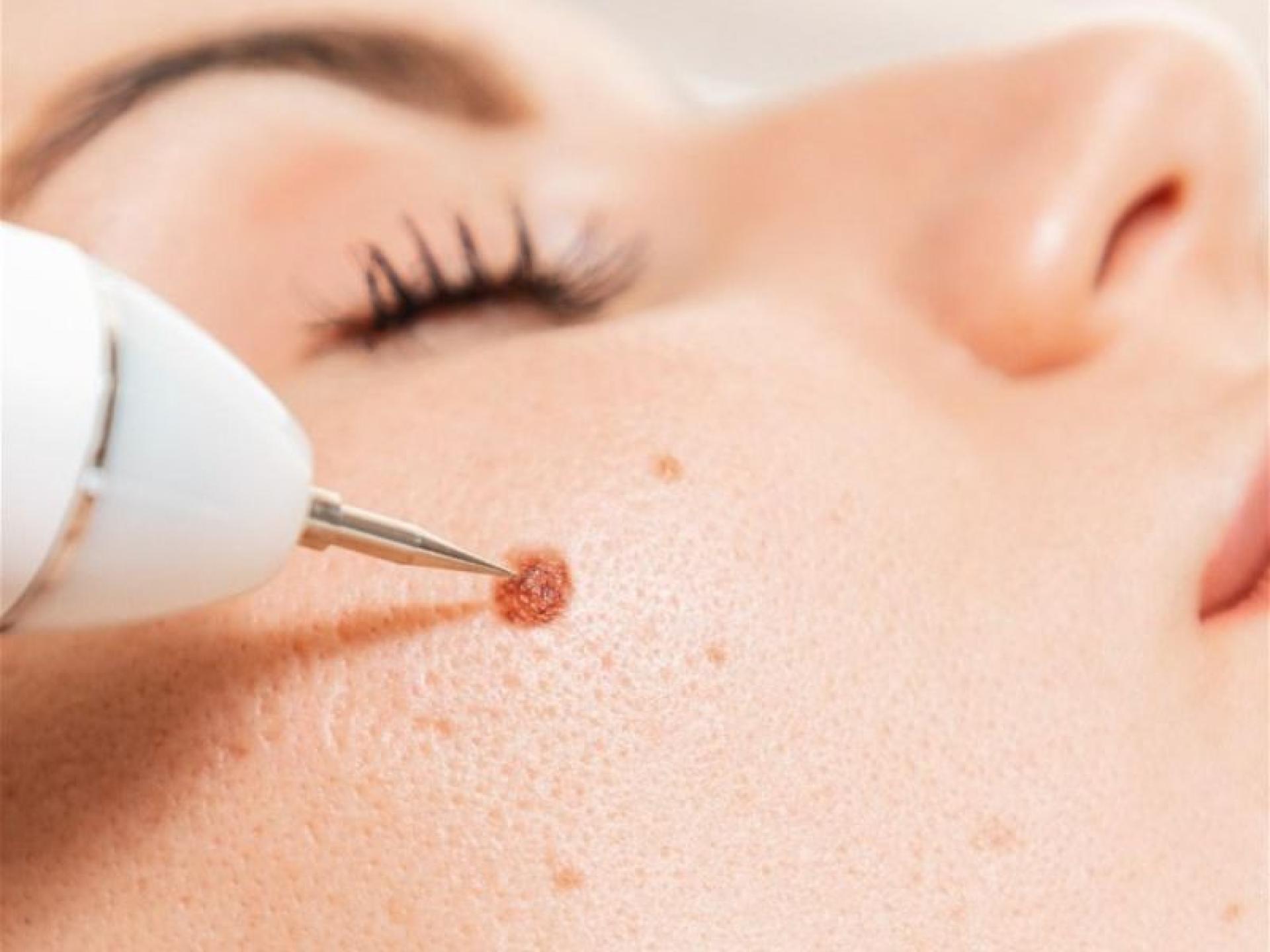 Skincare & Advanced Skin 674723 3