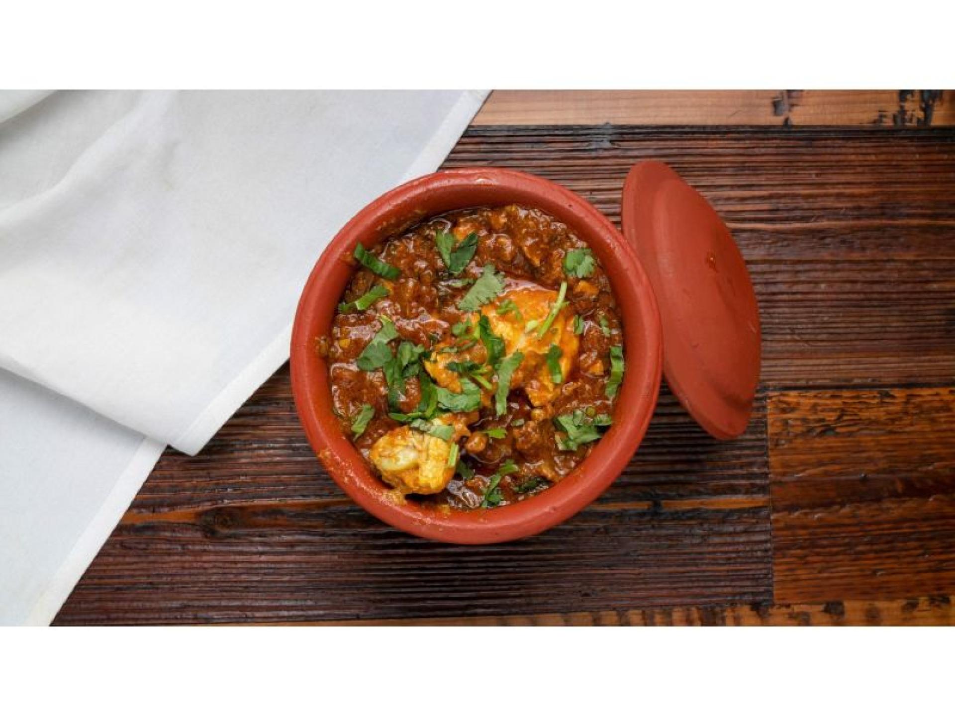 Under Offer - Authentic 674752 3