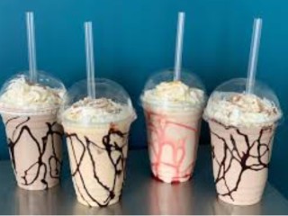 Popular Kiosk Opportunity in the Heart of Lake Haven