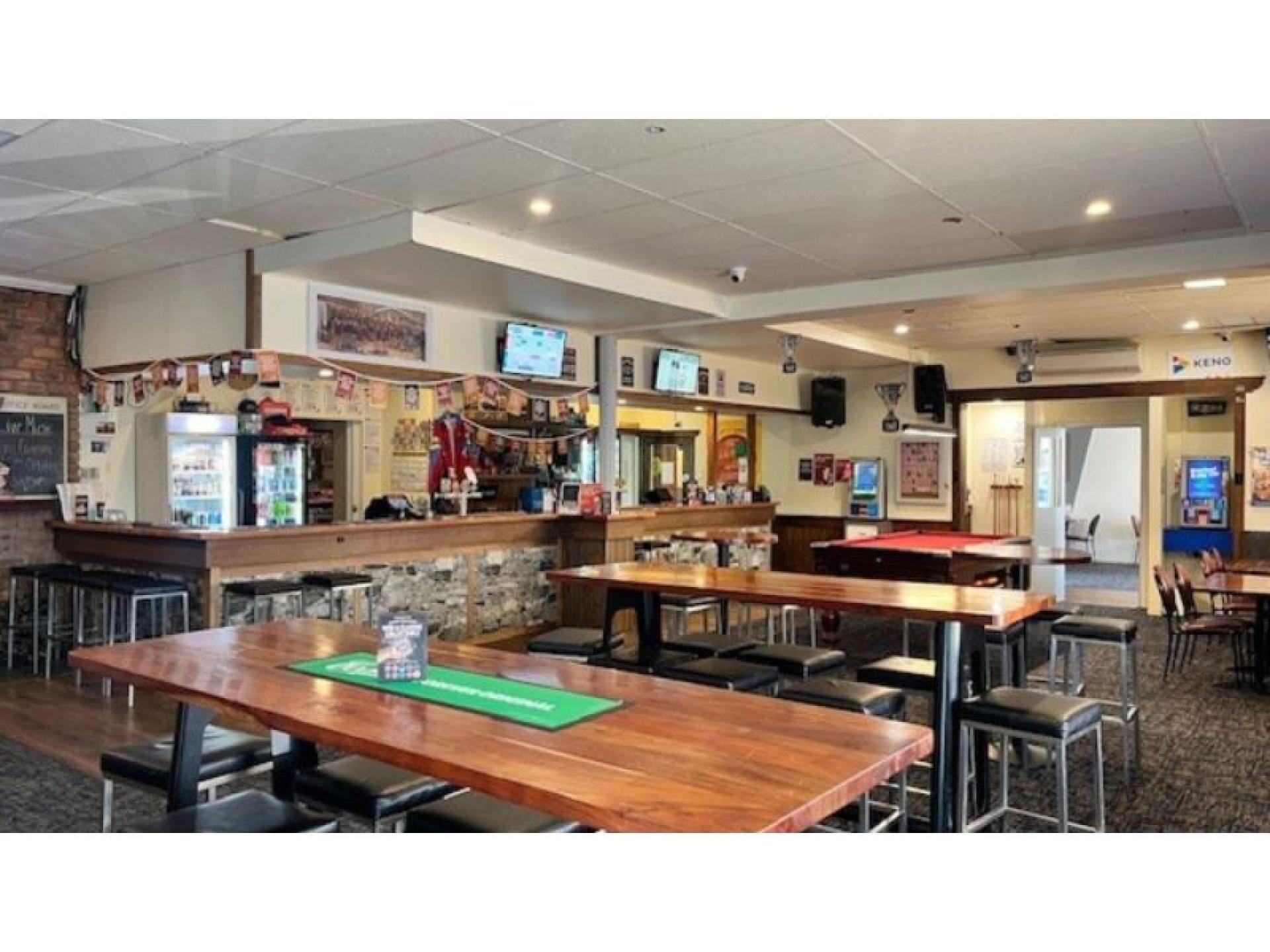 Commercial Hotel Yarram - 674933 2