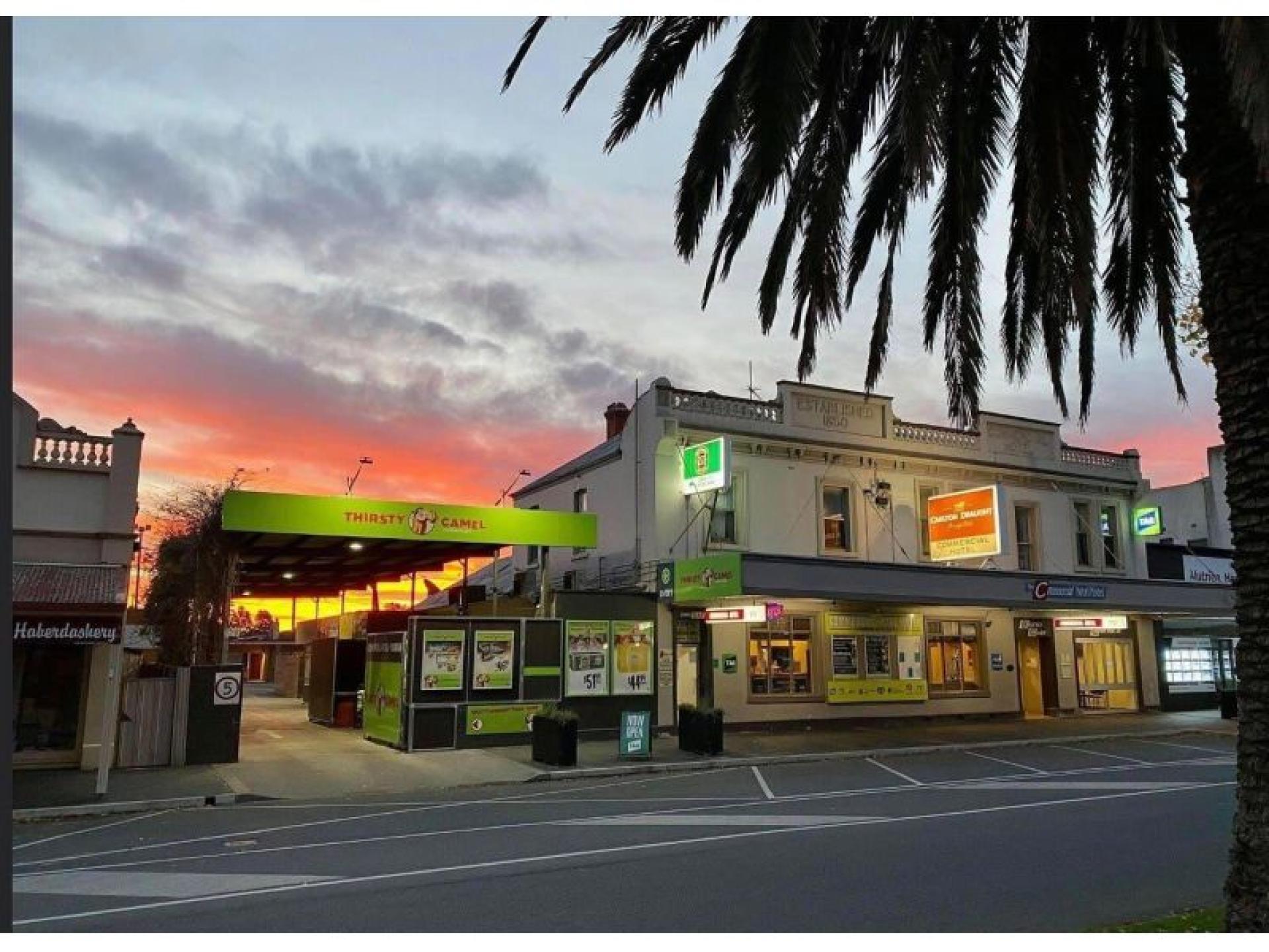 Commercial Hotel Yarram - 674933 1