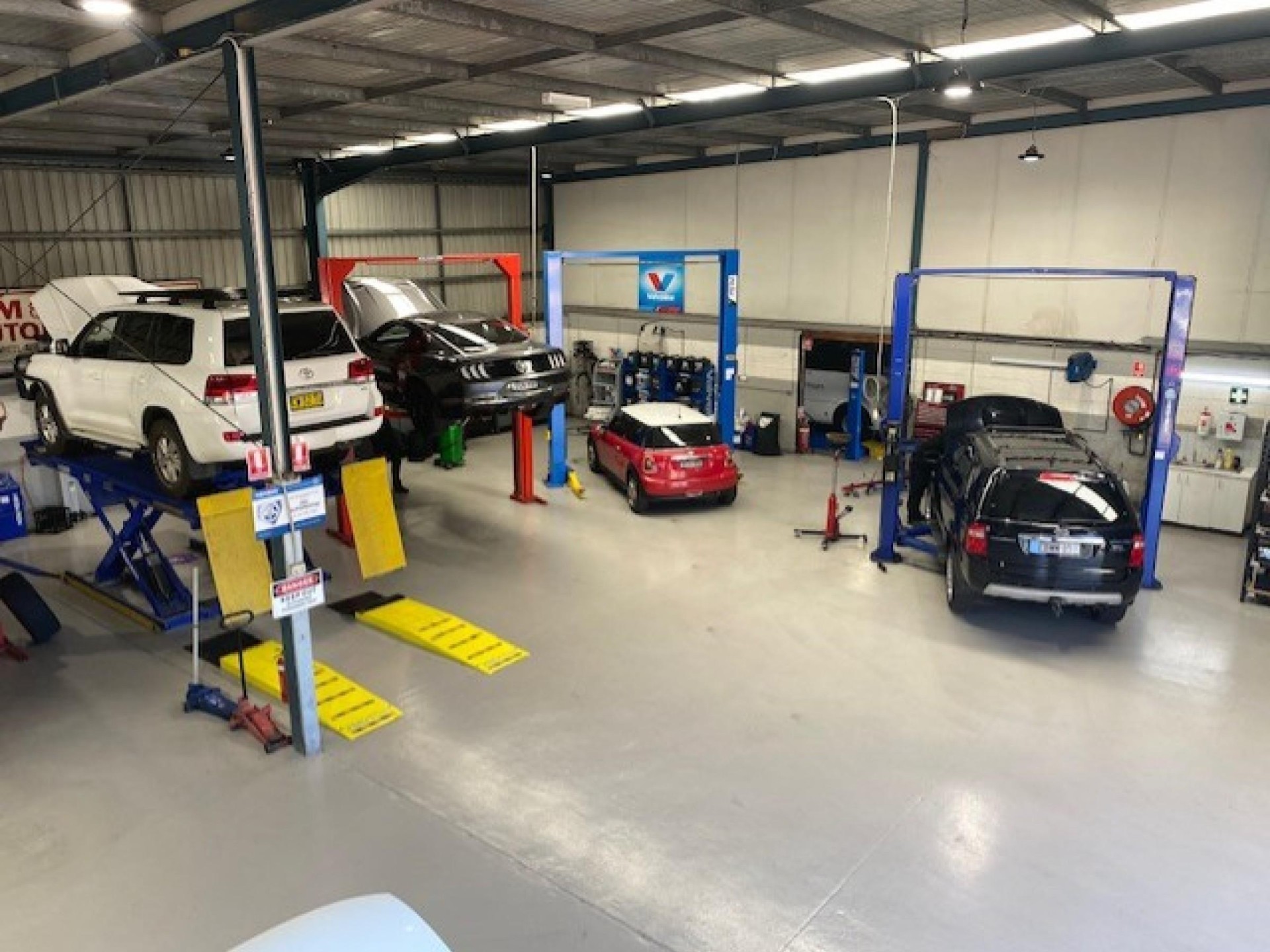 Well Established Automotive Workshop 675001 3