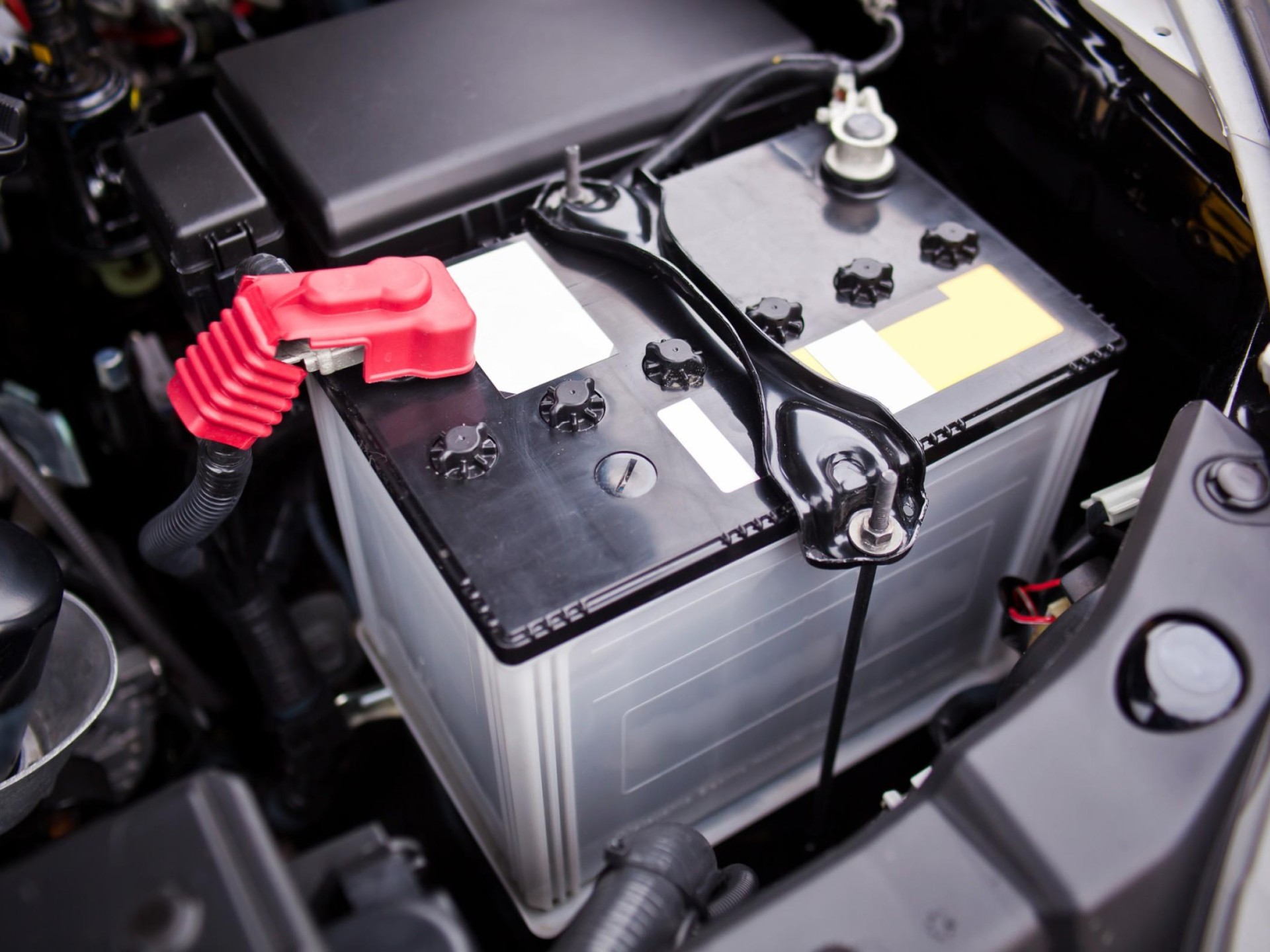 Oil & Batteries Retail 675048 1