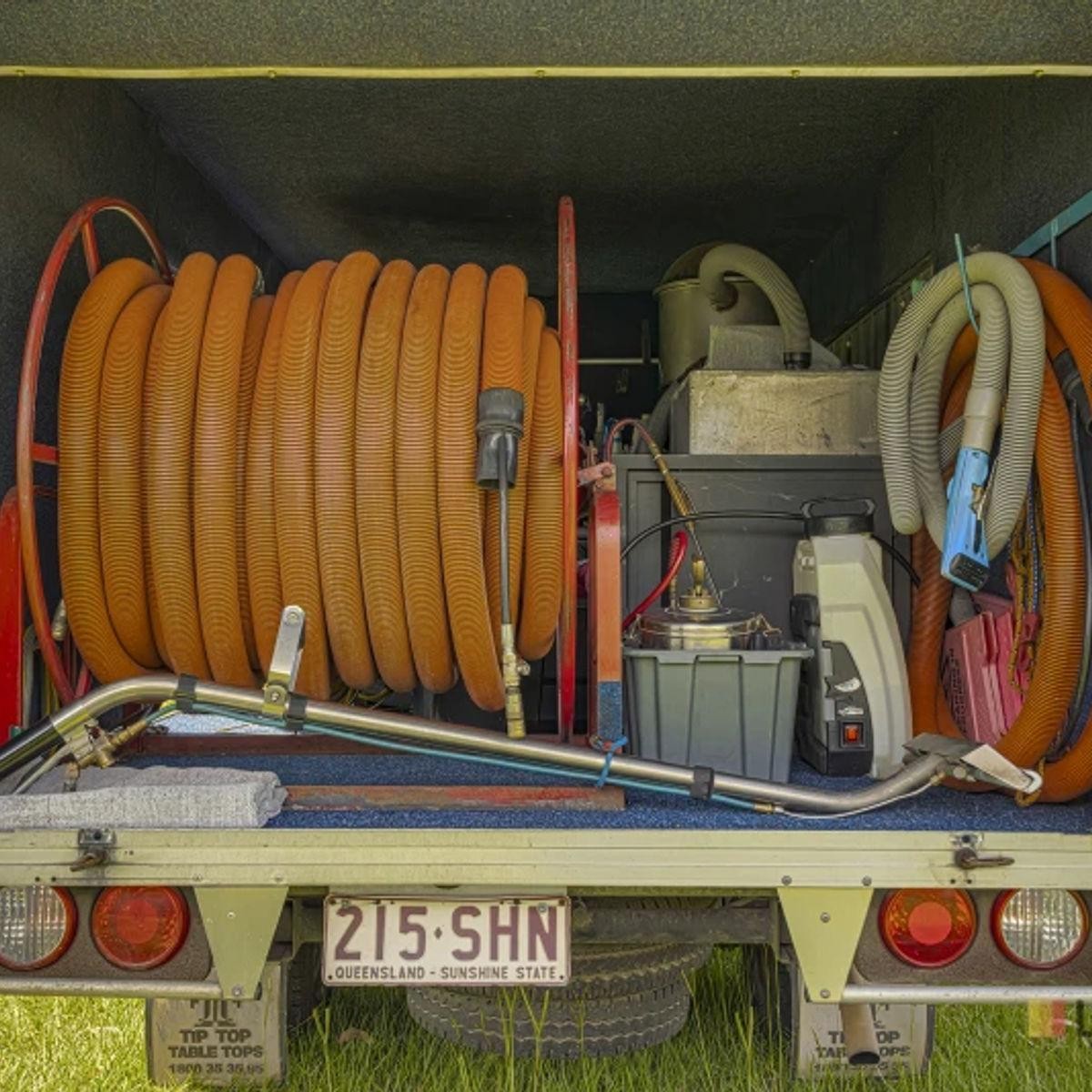 Long Established Local Carpet 675061 3