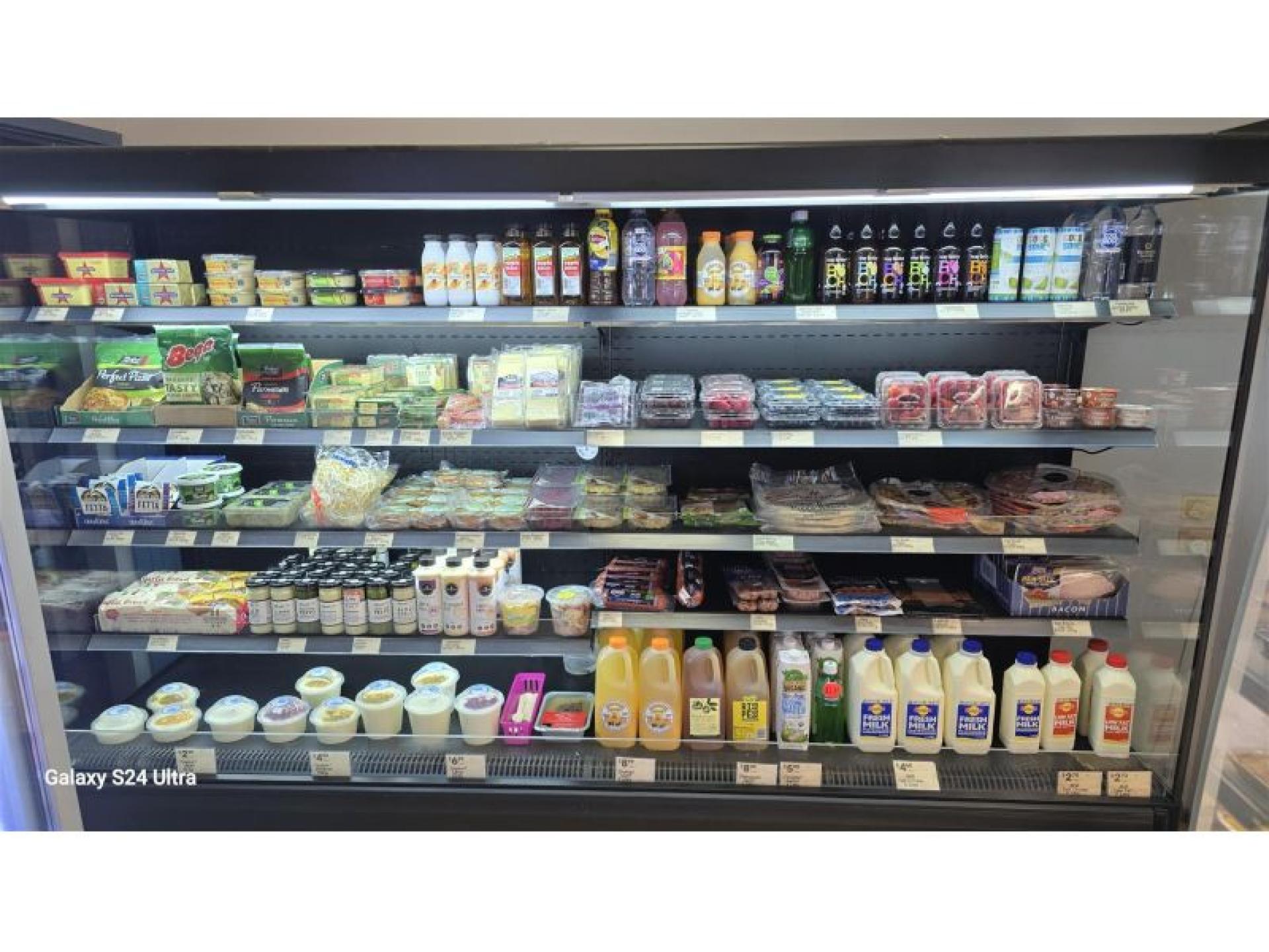 Long Established Fruit & 675076 3