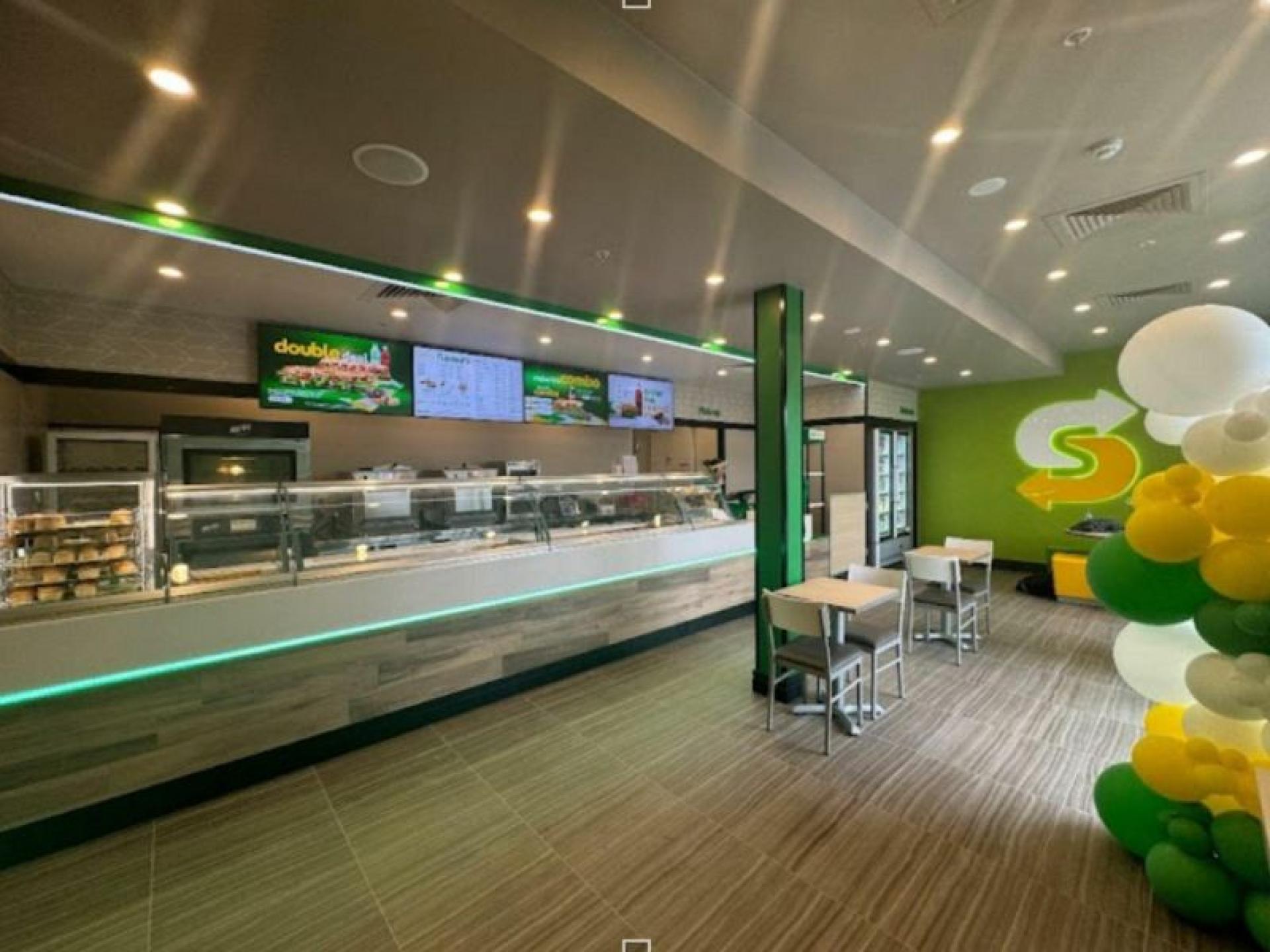 Established Subway Store – 675468 1
