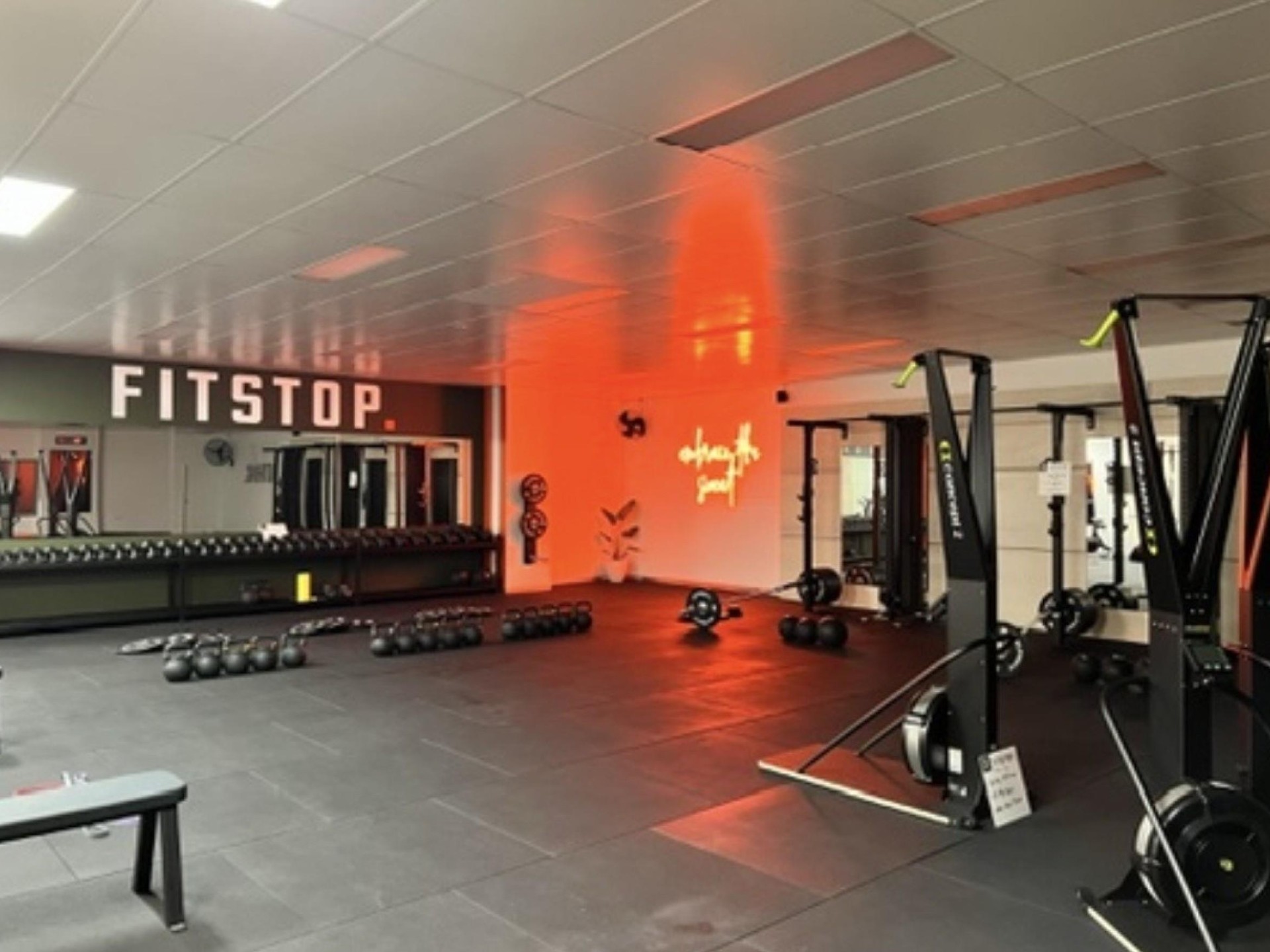 Modern Fitstop Studio In 675663 2