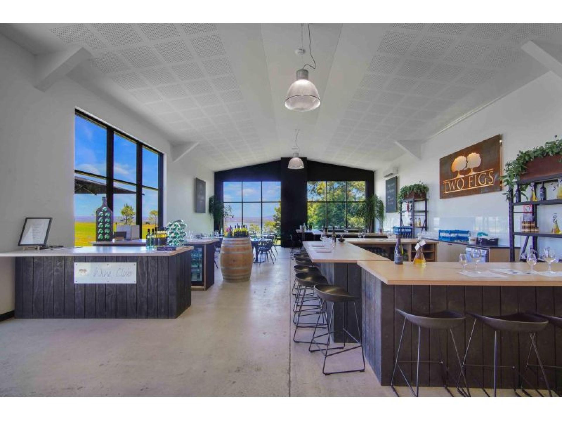 Award-winning Two Figs Winery 675781 2