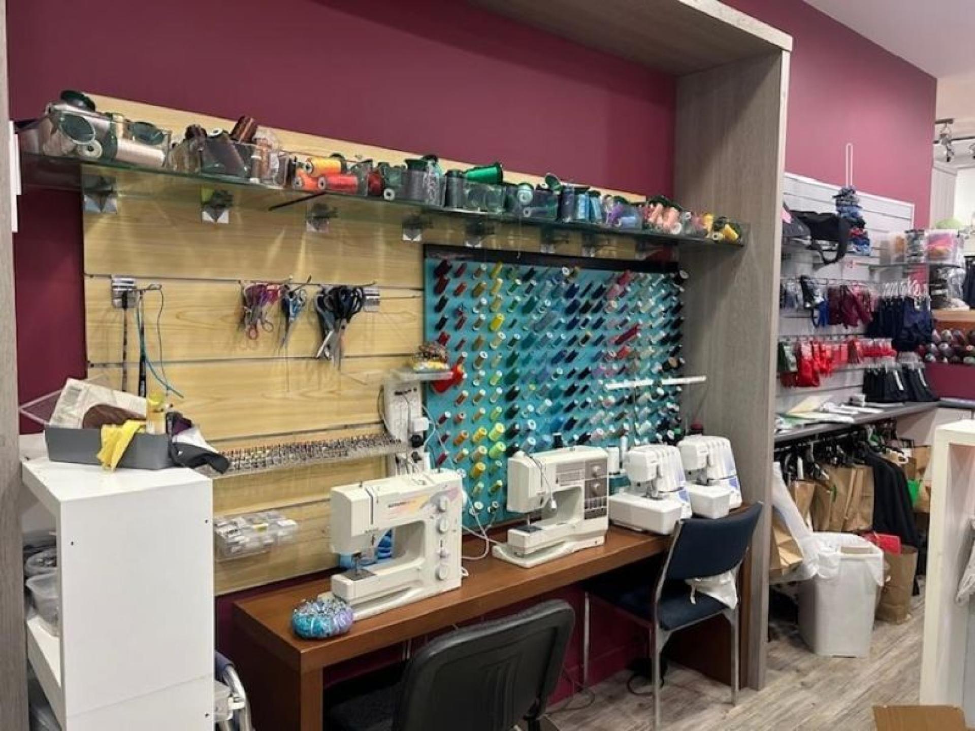 Uniform Retailer + Embroidery 675880 2
