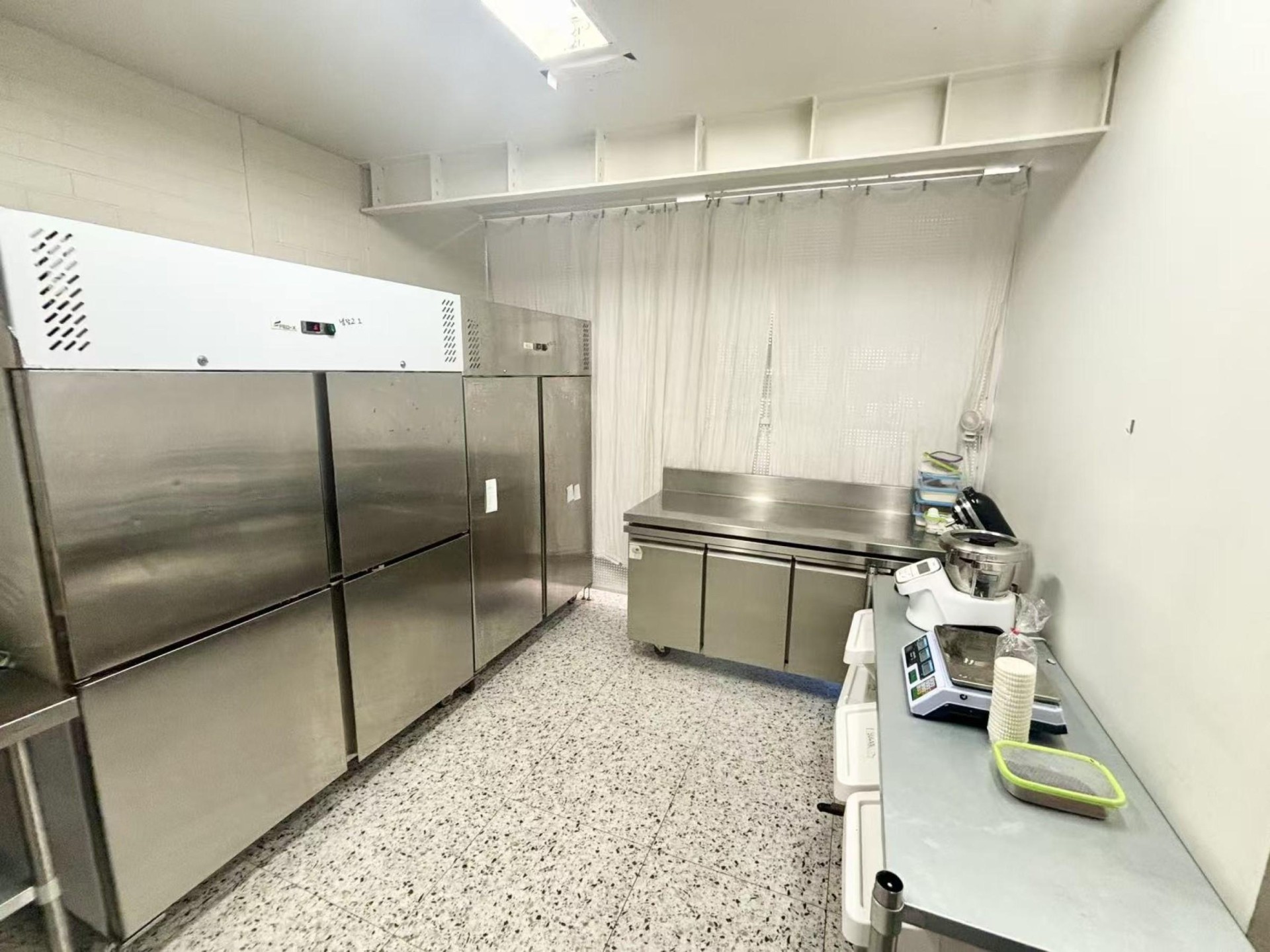 High-performing Dessert Café – 675907 2