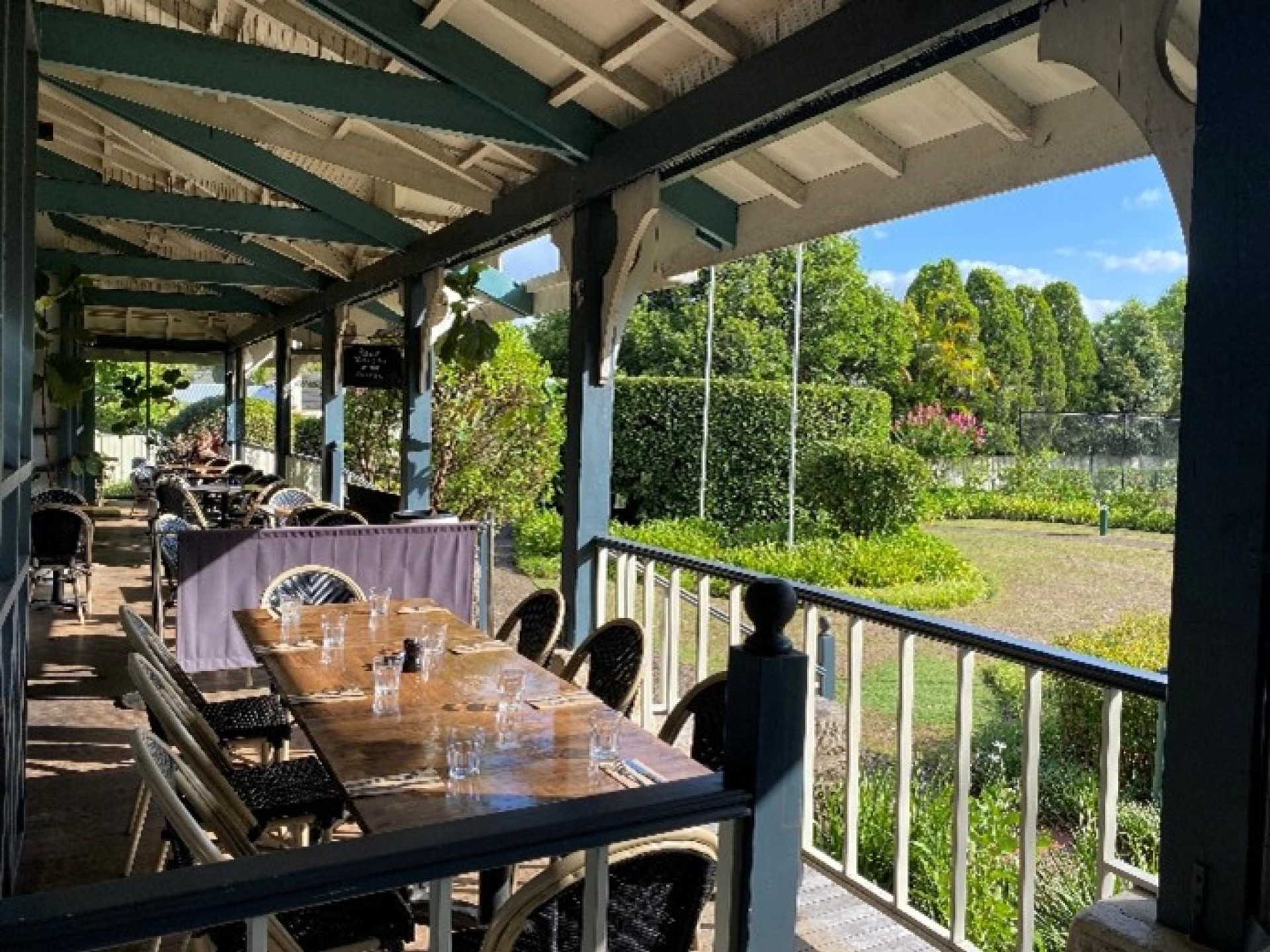 The Best Indoor/outdoor CafÉ 675945 2
