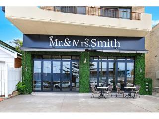 Mr & Mrs Smith Coastal Café Coledale